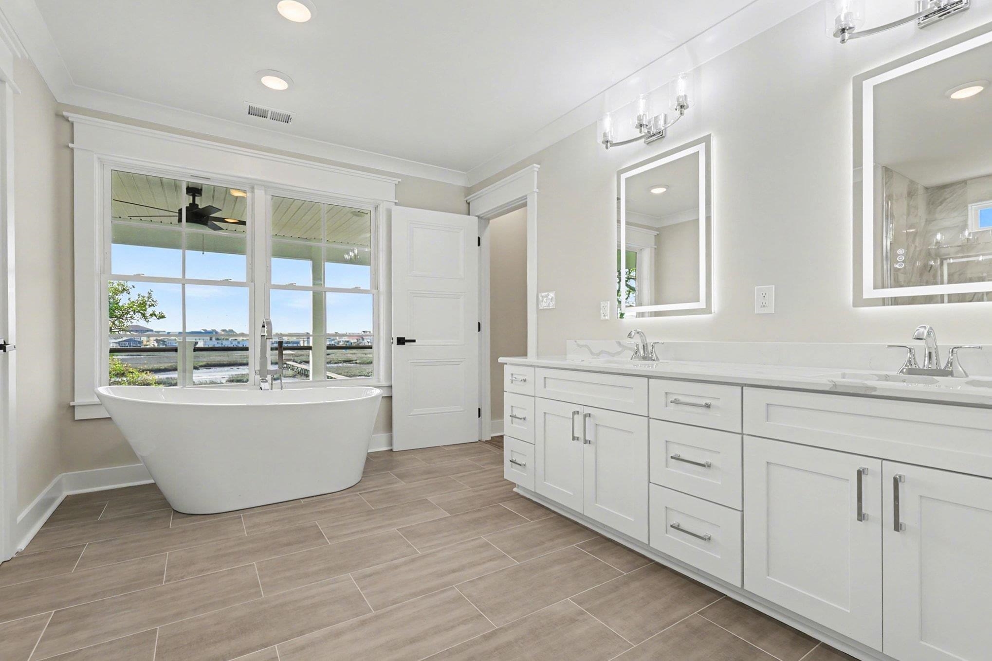 Murrells Inlet, South Carolina, 29576, United States, 5 Bedrooms Bedrooms, ,6 BathroomsBathrooms,Residential,For Sale,2040499