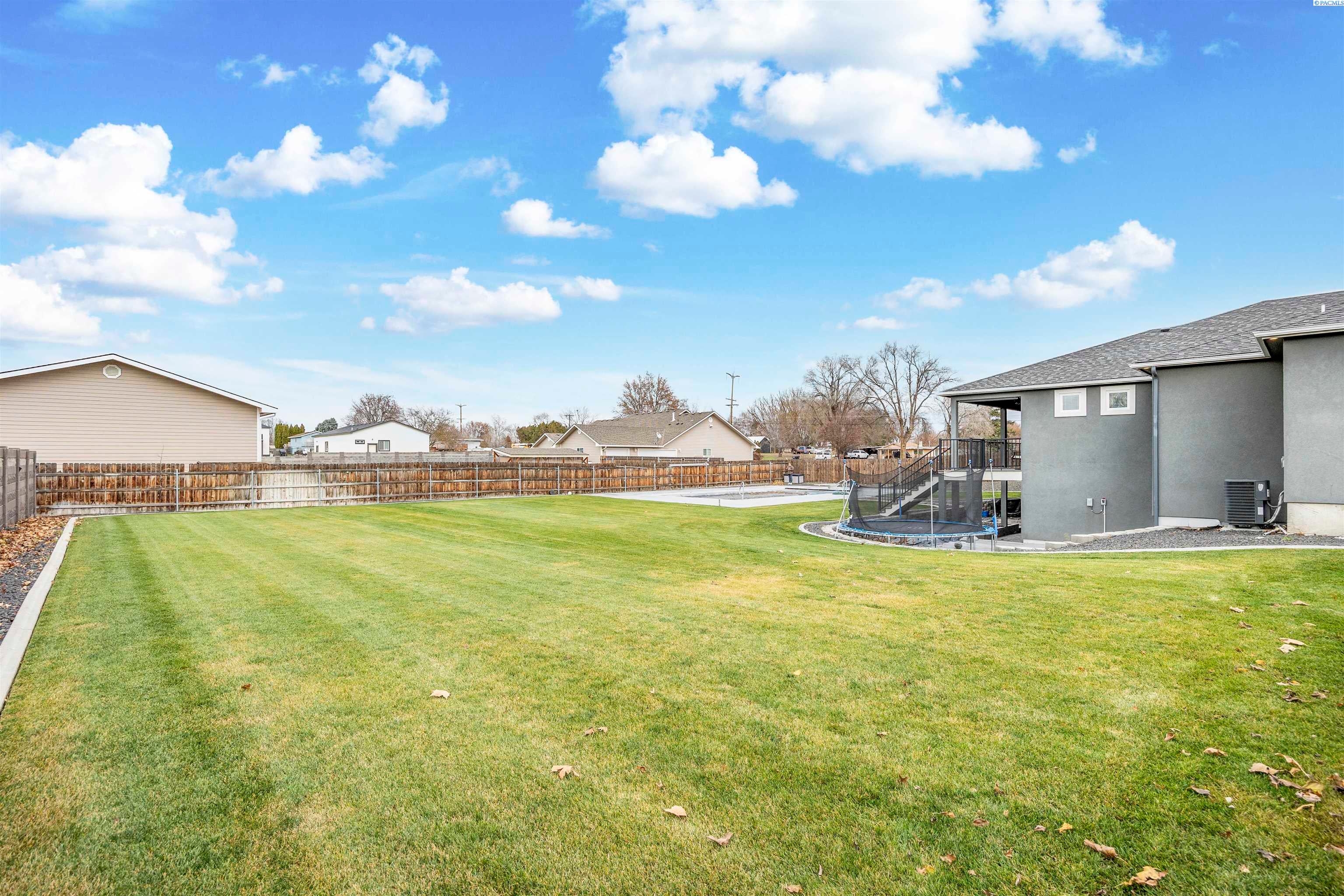 Pasco, Washington, 99301, United States, 6 Bedrooms Bedrooms, ,3 BathroomsBathrooms,Residential,For Sale,2005744