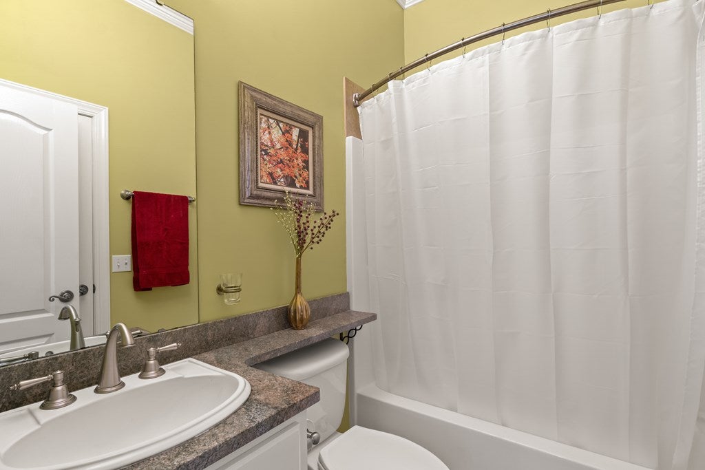 OXFORD, Mississippi, 38655, United States, 5 Bedrooms Bedrooms, ,6 BathroomsBathrooms,Residential,For Sale,1858310