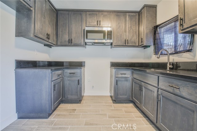 Compton, California, 90222, United States, 2 Bedrooms Bedrooms, ,2 BathroomsBathrooms,Residential,For Sale,1881655
