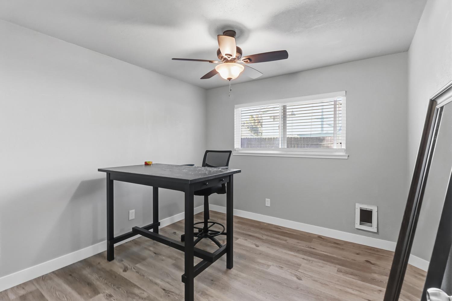 Sacramento, California, 95826, United States, 3 Bedrooms Bedrooms, ,2 BathroomsBathrooms,Residential,For Sale,1991468