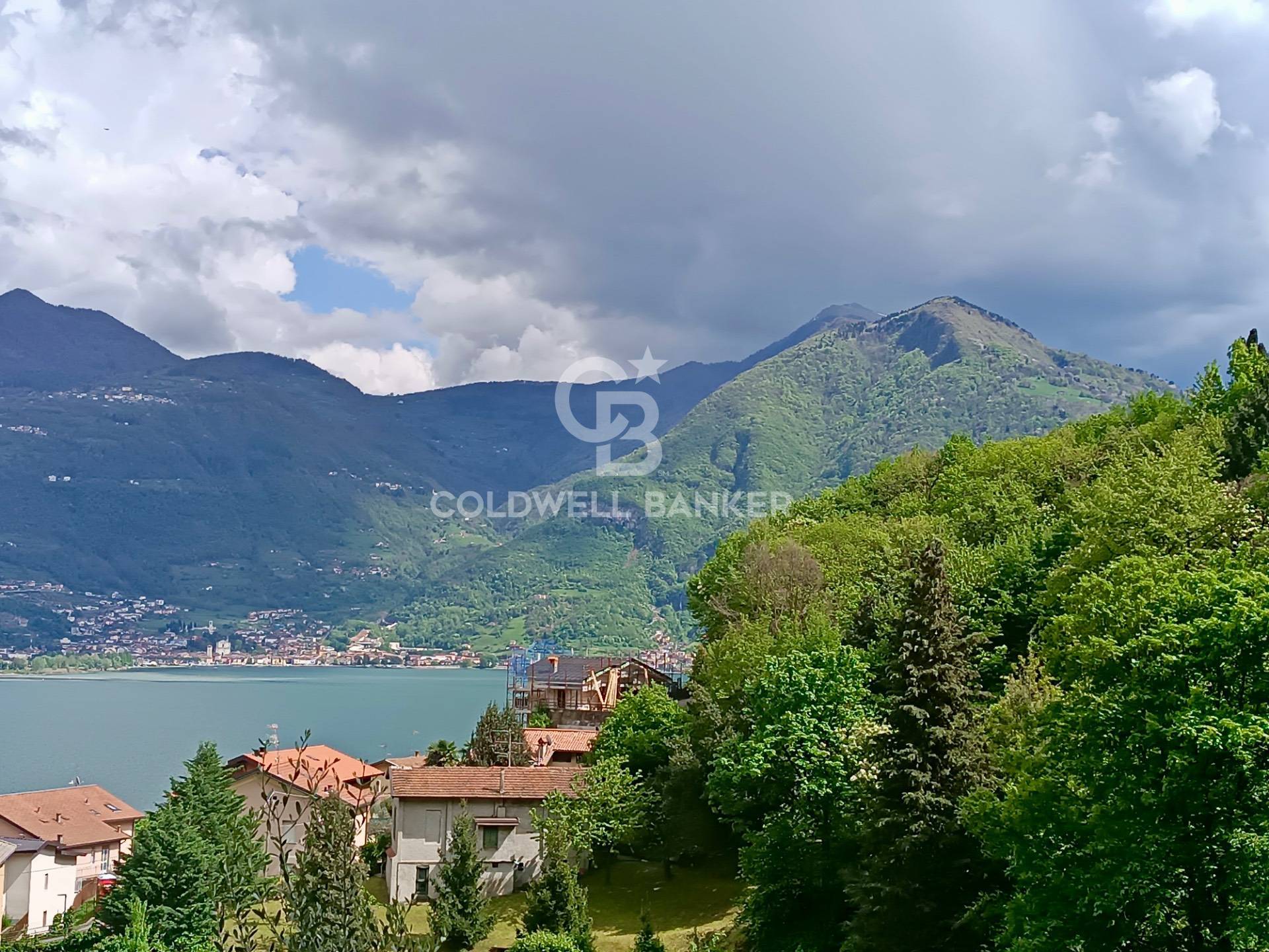 Lovere, Bergamo, 24065, IT, 9 Bedrooms Bedrooms, ,4 BathroomsBathrooms,Residential,For Sale,1796292