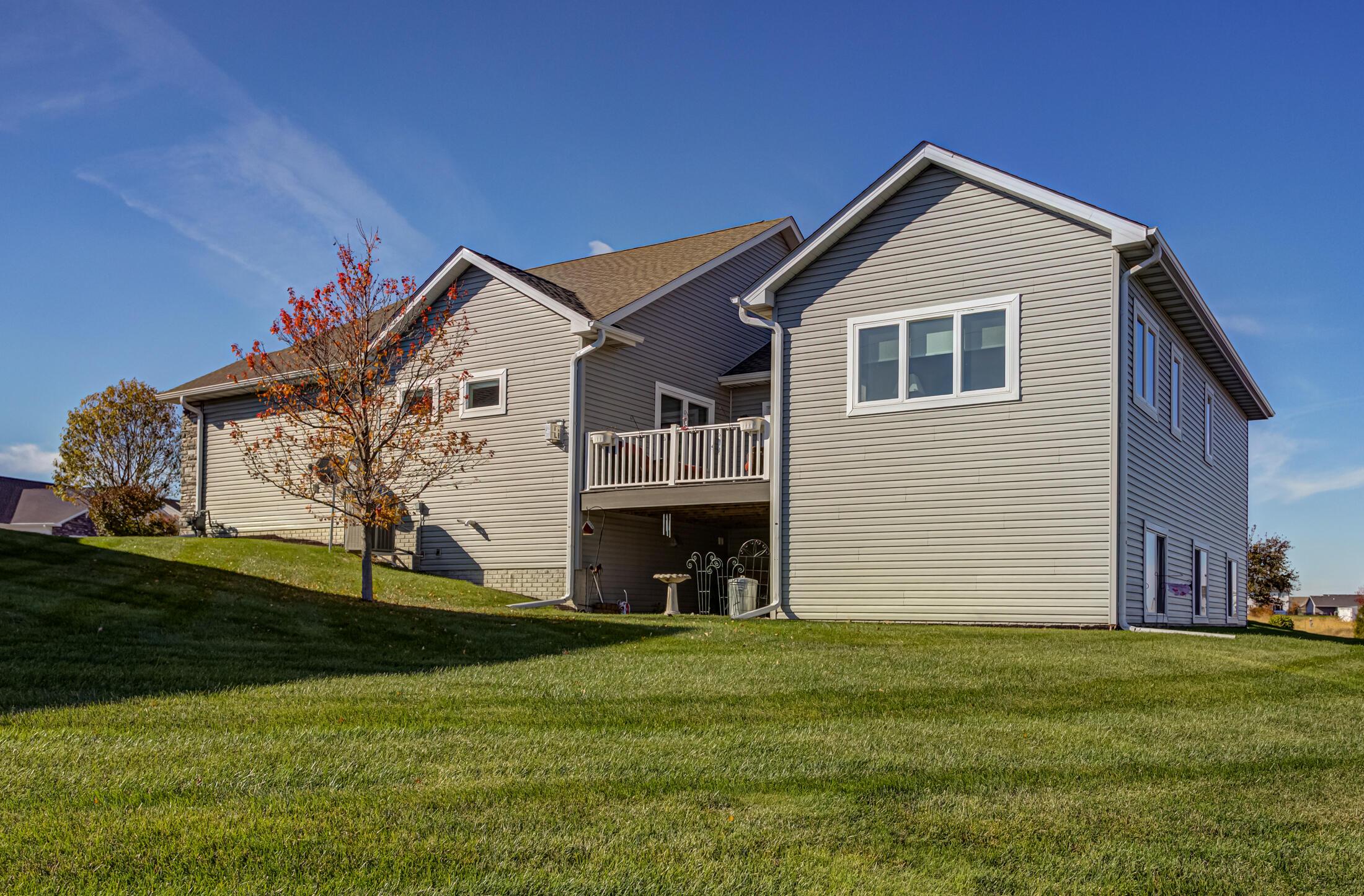 Huxley, Iowa, 50124, United States, 3 Bedrooms Bedrooms, ,4 BathroomsBathrooms,Residential,For Sale,1976803