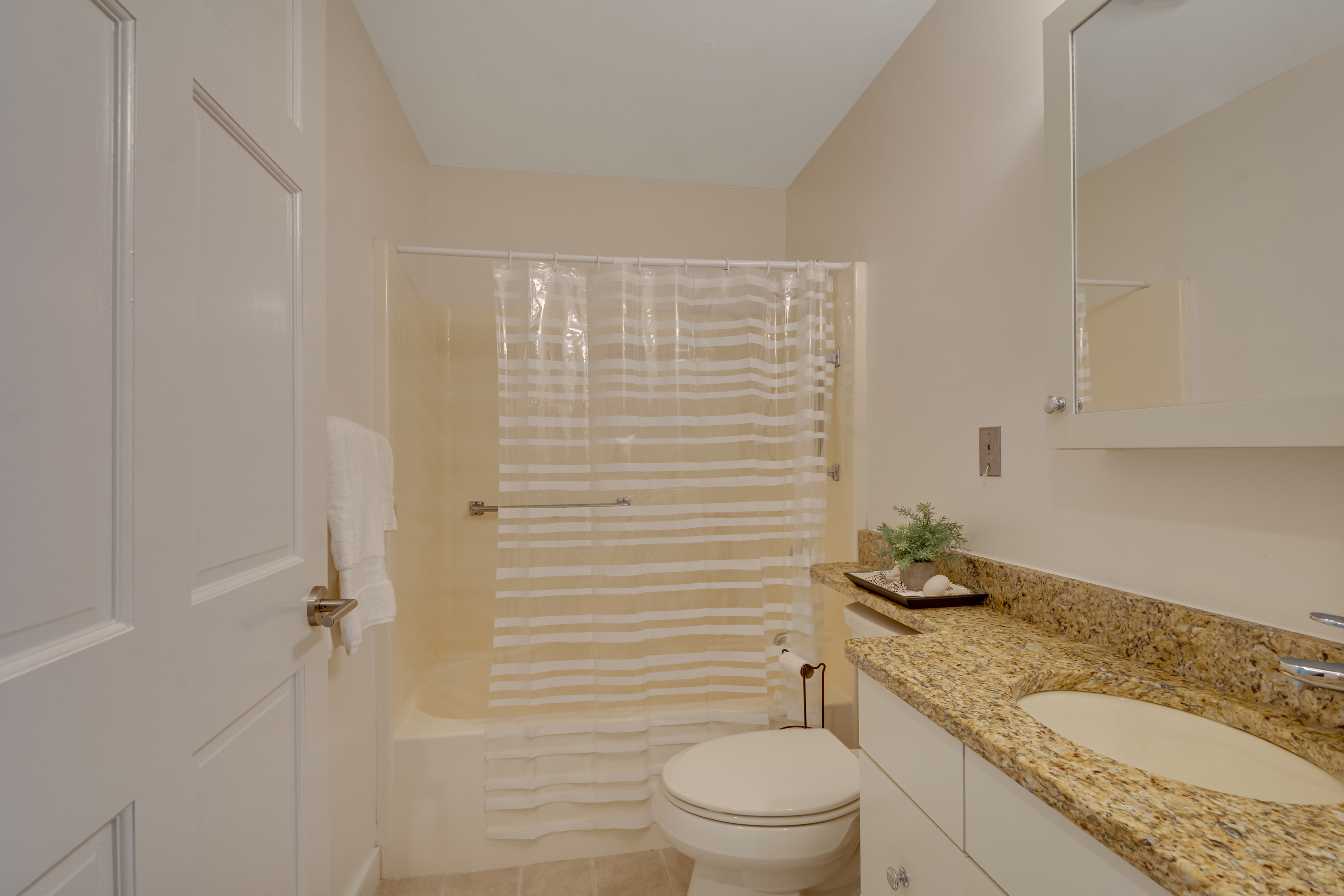  140 Lincoln Road, unit 218, Lincoln, MA 01773 - 物件實景
