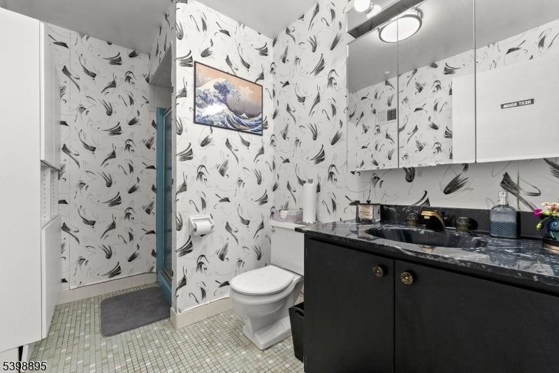 West Orange Twp., New Jersey, 07052, United States, 3 Bedrooms Bedrooms, ,3 BathroomsBathrooms,Residential,For Sale,2002469