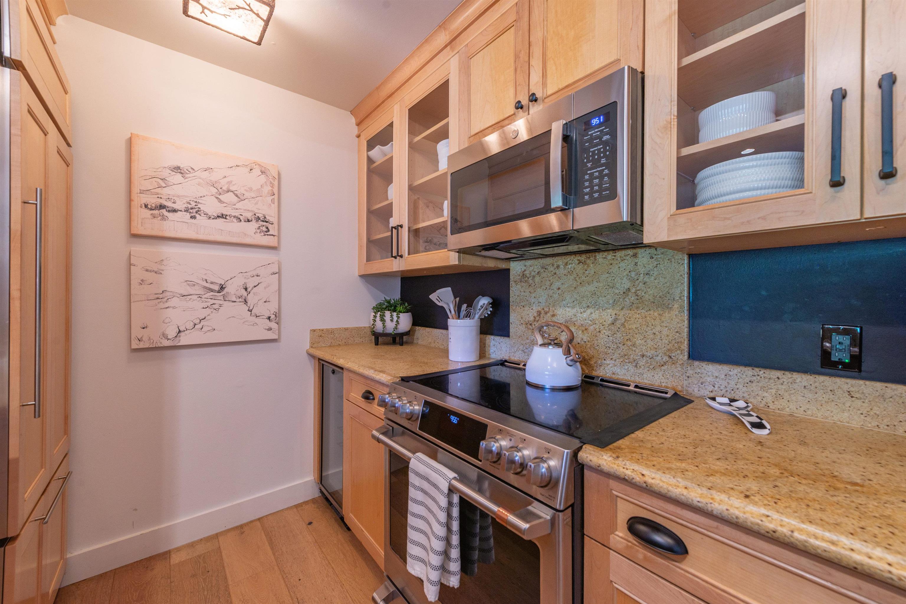Kings Beach, California, 96143, United States, 2 Bedrooms Bedrooms, ,2 BathroomsBathrooms,Residential,For Sale,1940535