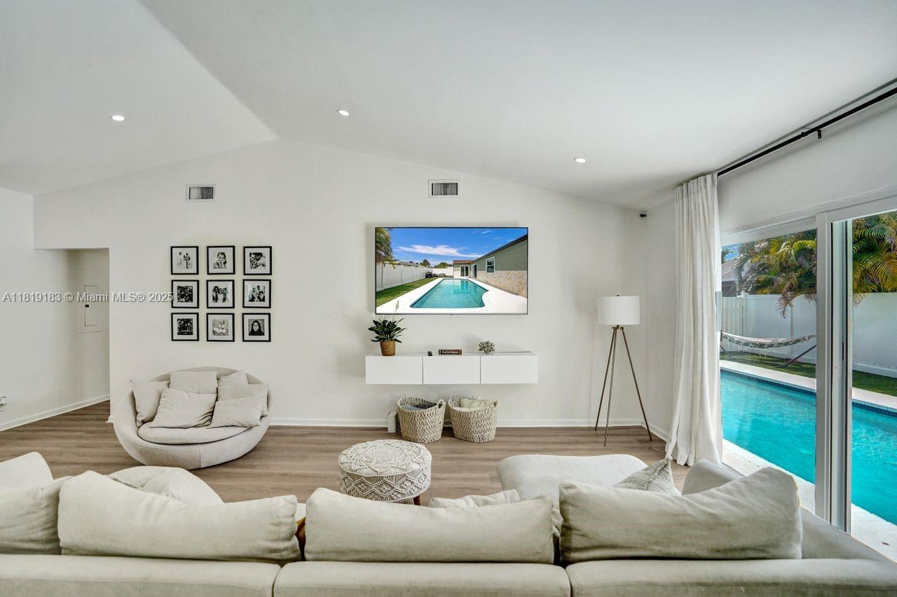 Boca Raton, Florida, 33496, United States, 3 Bedrooms Bedrooms, ,2 BathroomsBathrooms,Residential,For Sale,1850264