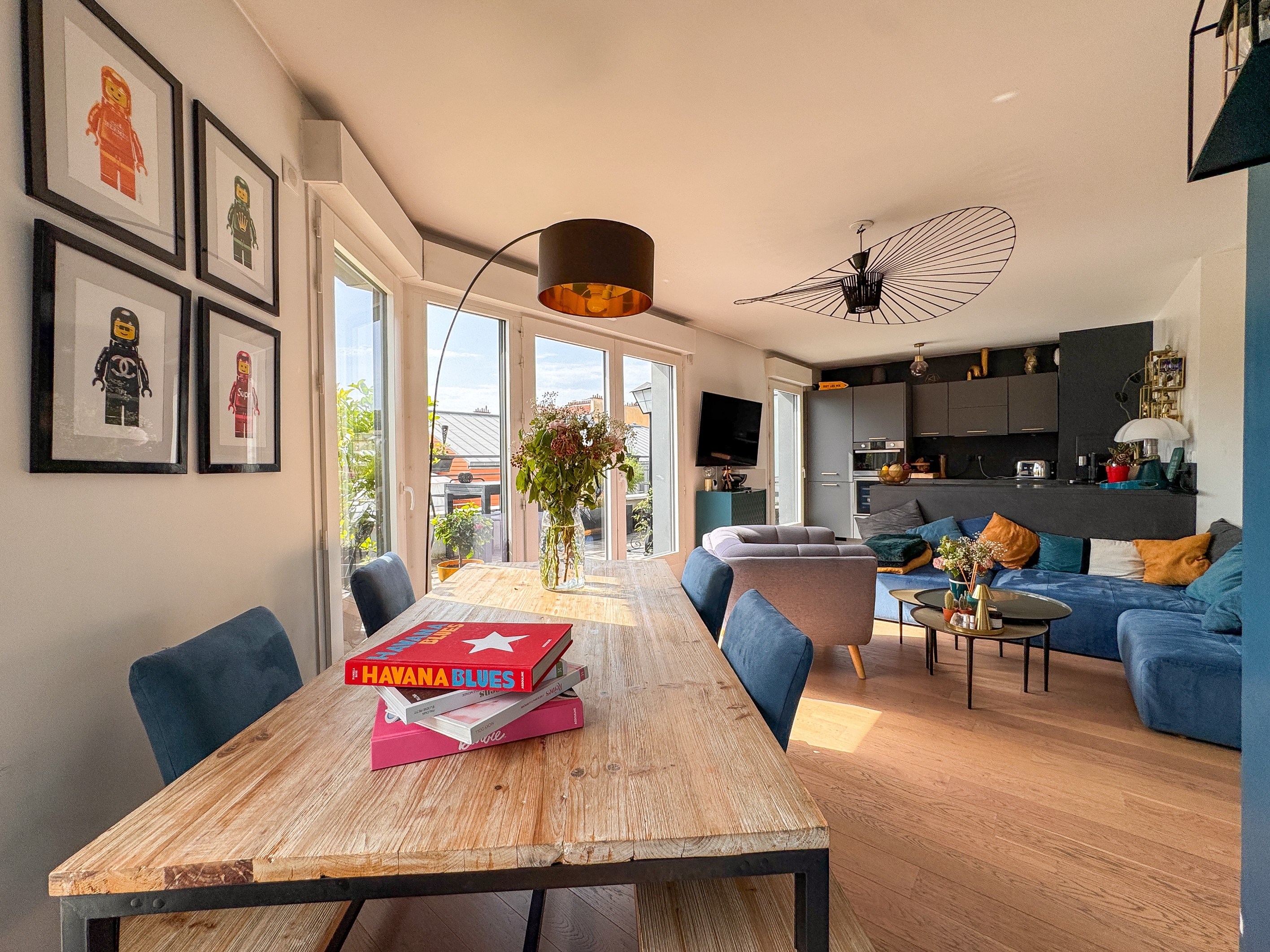  Issy-les-Moulineaux (City Centre) – Top floor 2-bedroom apartment with terrace … - 物件實景