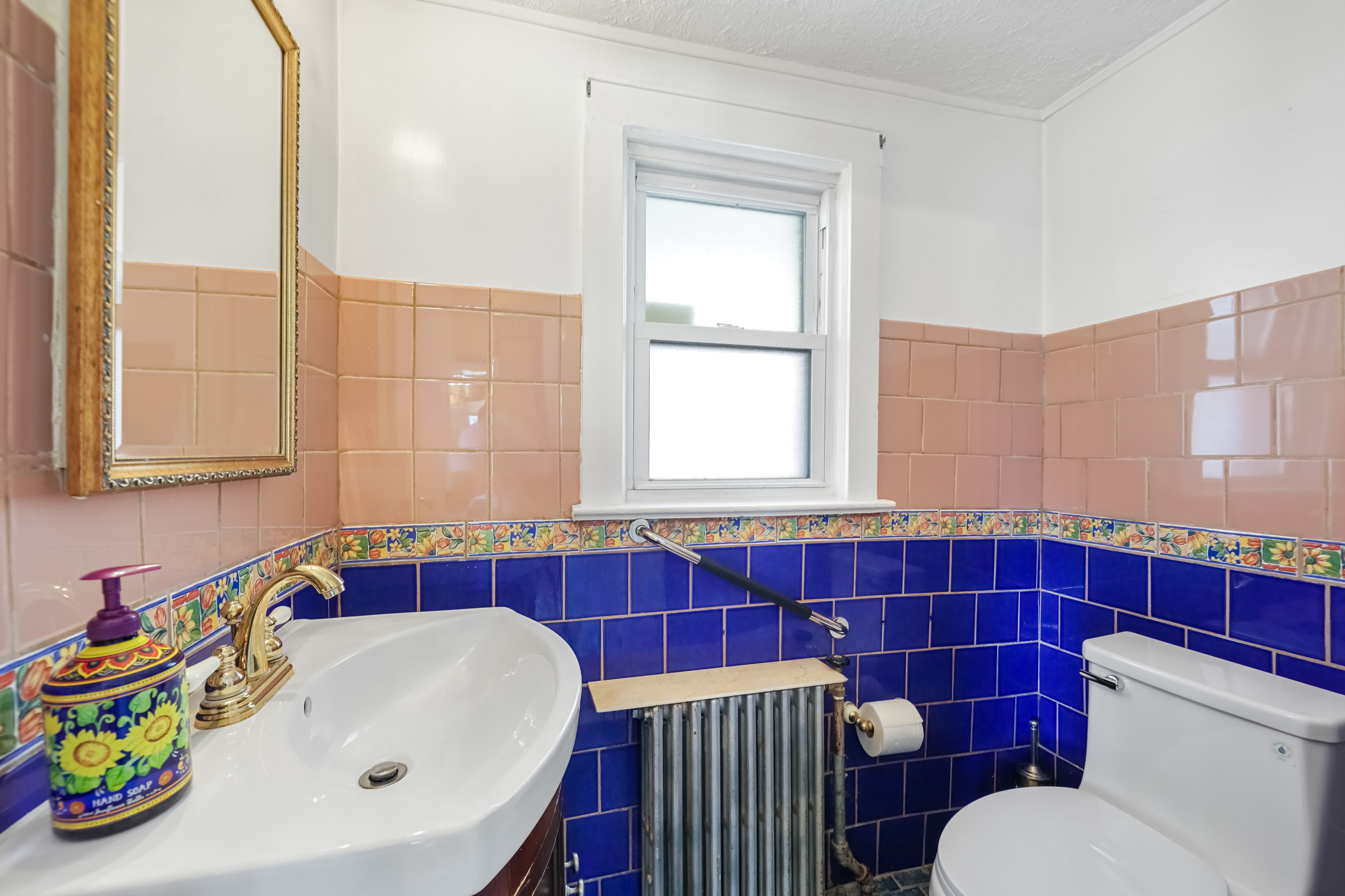 Cliffside Park, New Jersey, 07010, United States, 3 Bedrooms Bedrooms, ,3 BathroomsBathrooms,Residential,For Sale,1980135