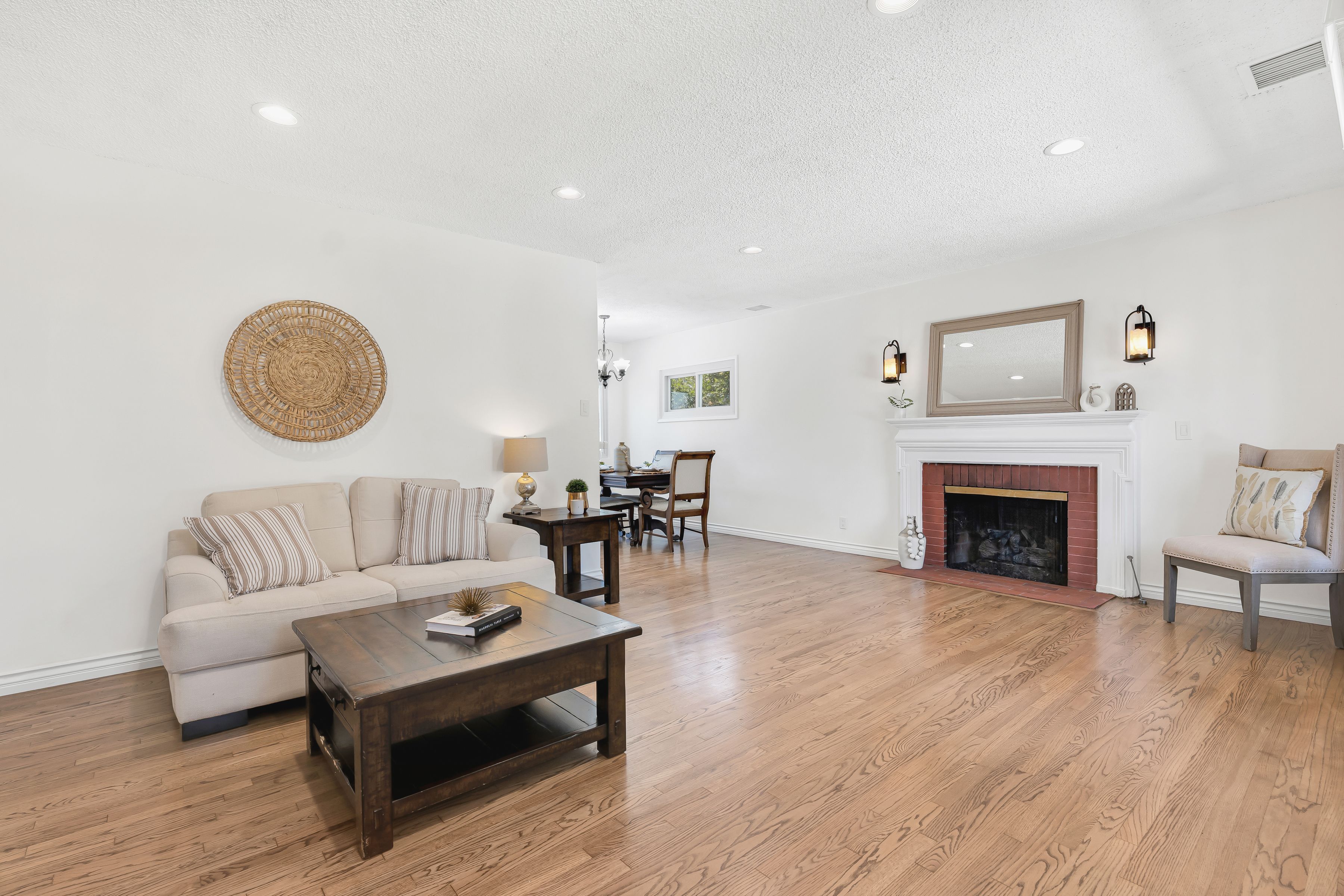  Timeless Charm in Winnetka - 物件實景