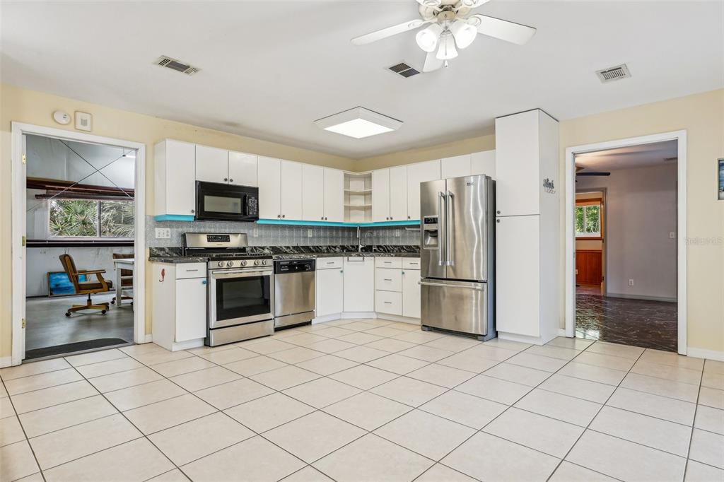 Edgewater, Florida, 32132, United States, 5 Bedrooms Bedrooms, ,4 BathroomsBathrooms,Residential,For Sale,1794815