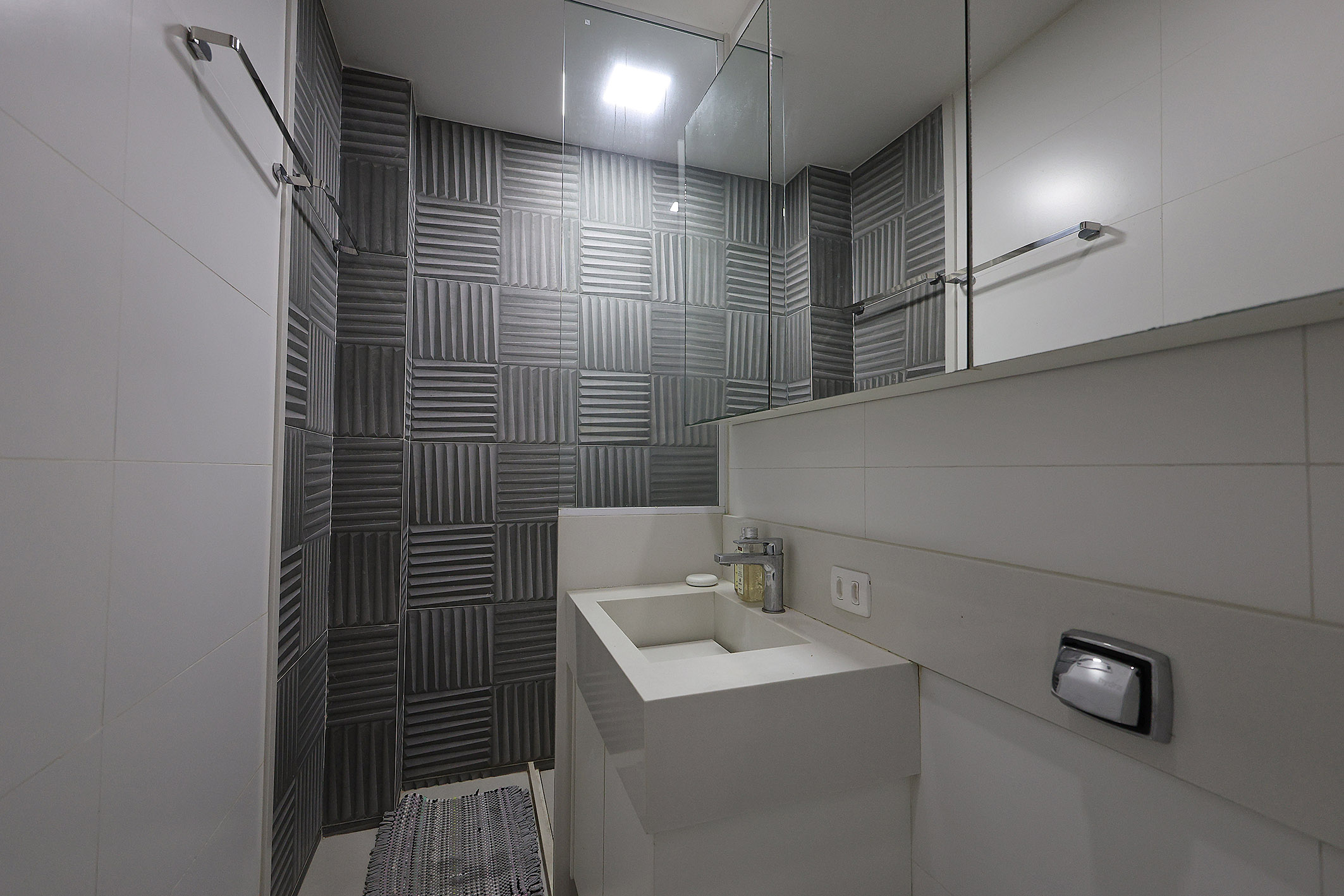  Apartment with a Flexible Floor Plan One Block from the Beach in Ipanema - 物件實景