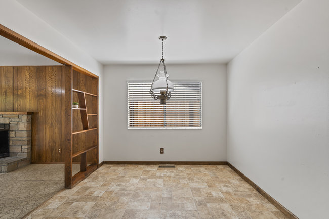 Hollister, California, 95023, United States, 3 Bedrooms Bedrooms, ,2 BathroomsBathrooms,Residential,For Sale,1942638