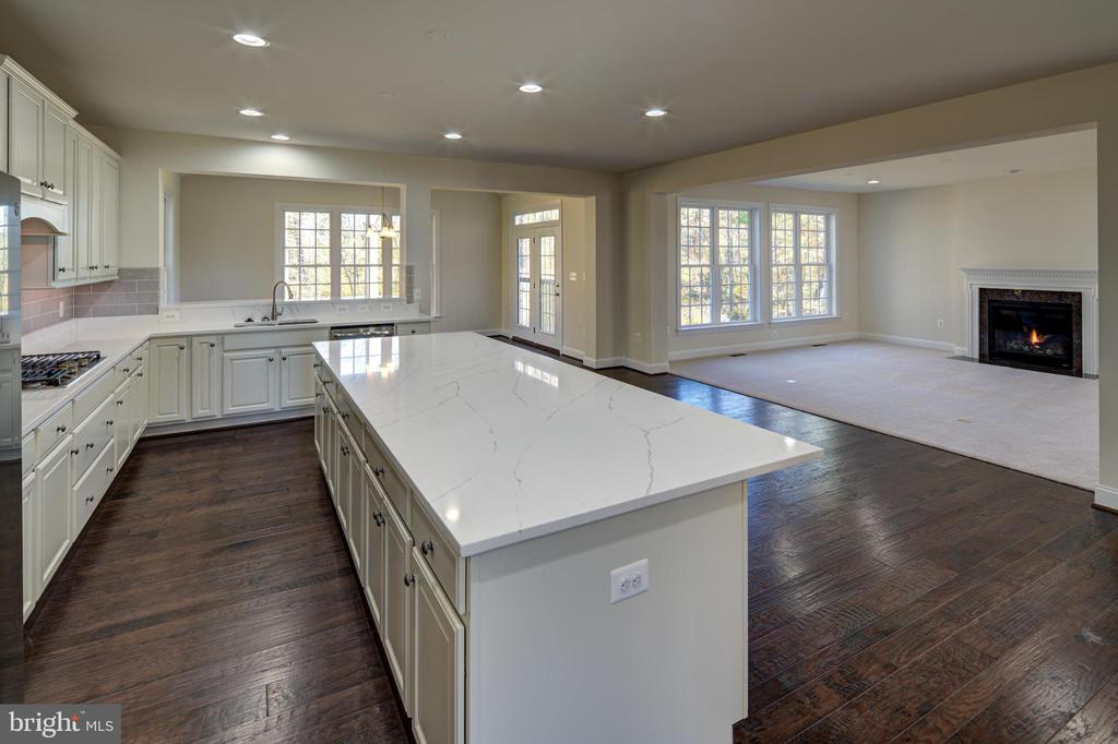 Oak Hill, Virginia, 20171, United States, 1 Bedroom Bedrooms, ,2 BathroomsBathrooms,Residential,For Sale,1984507