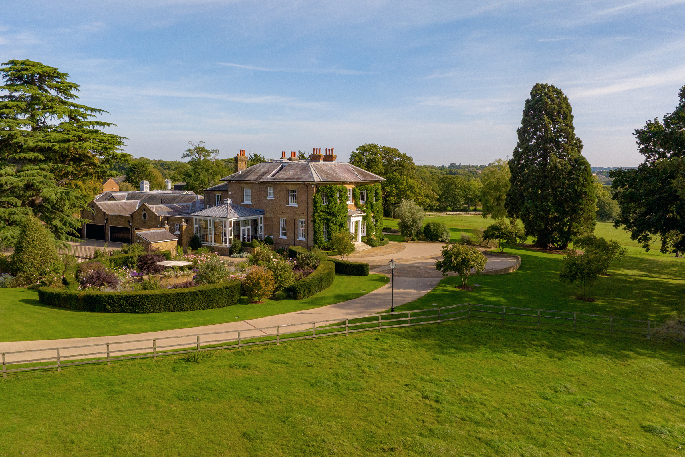  A country estate with ancillary buildings and huge potential 20 minutes from cen - 物件實景