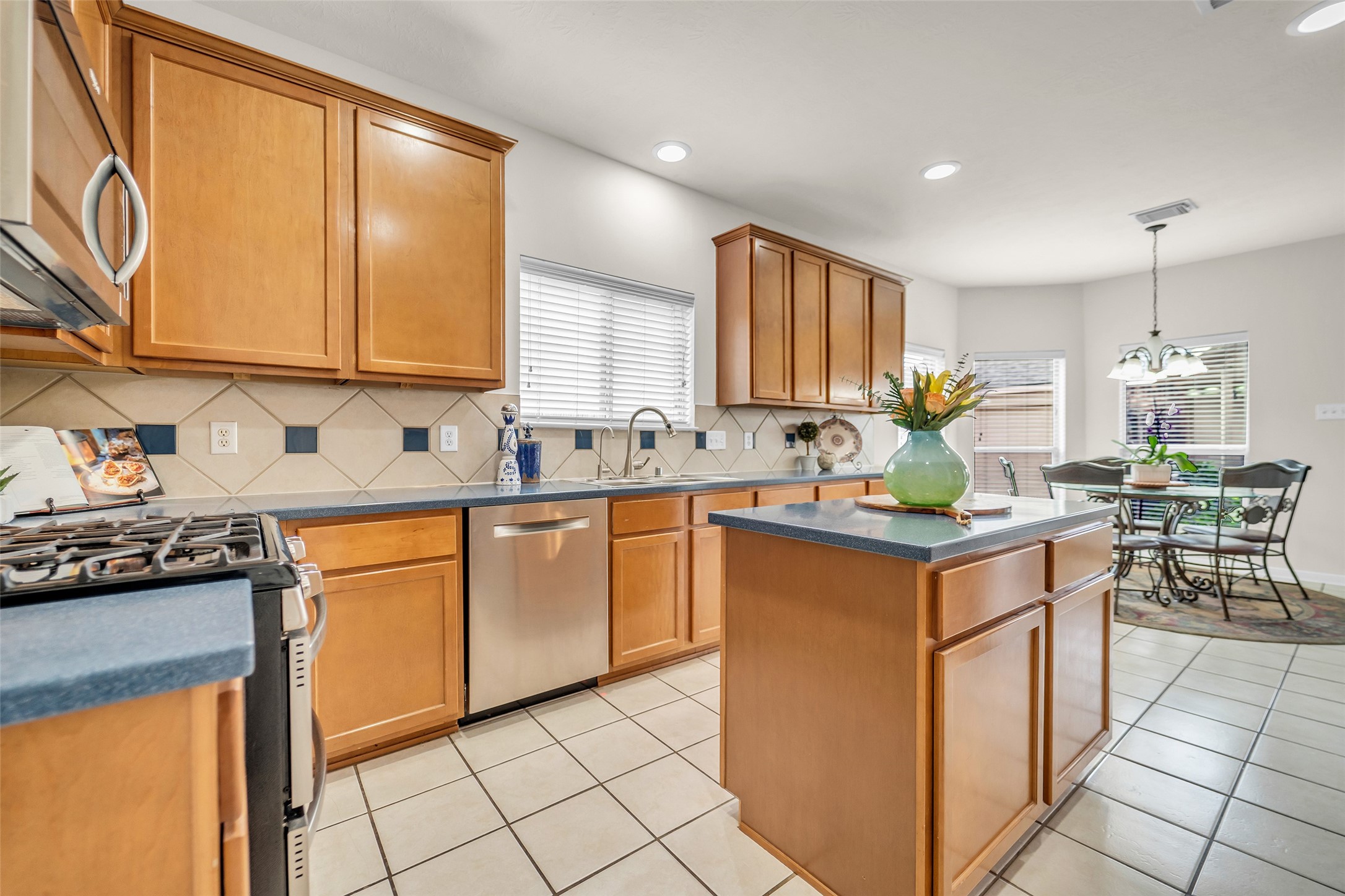 Katy, Texas, 77494, United States, 5 Bedrooms Bedrooms, ,4 BathroomsBathrooms,Residential,For Sale,1971356