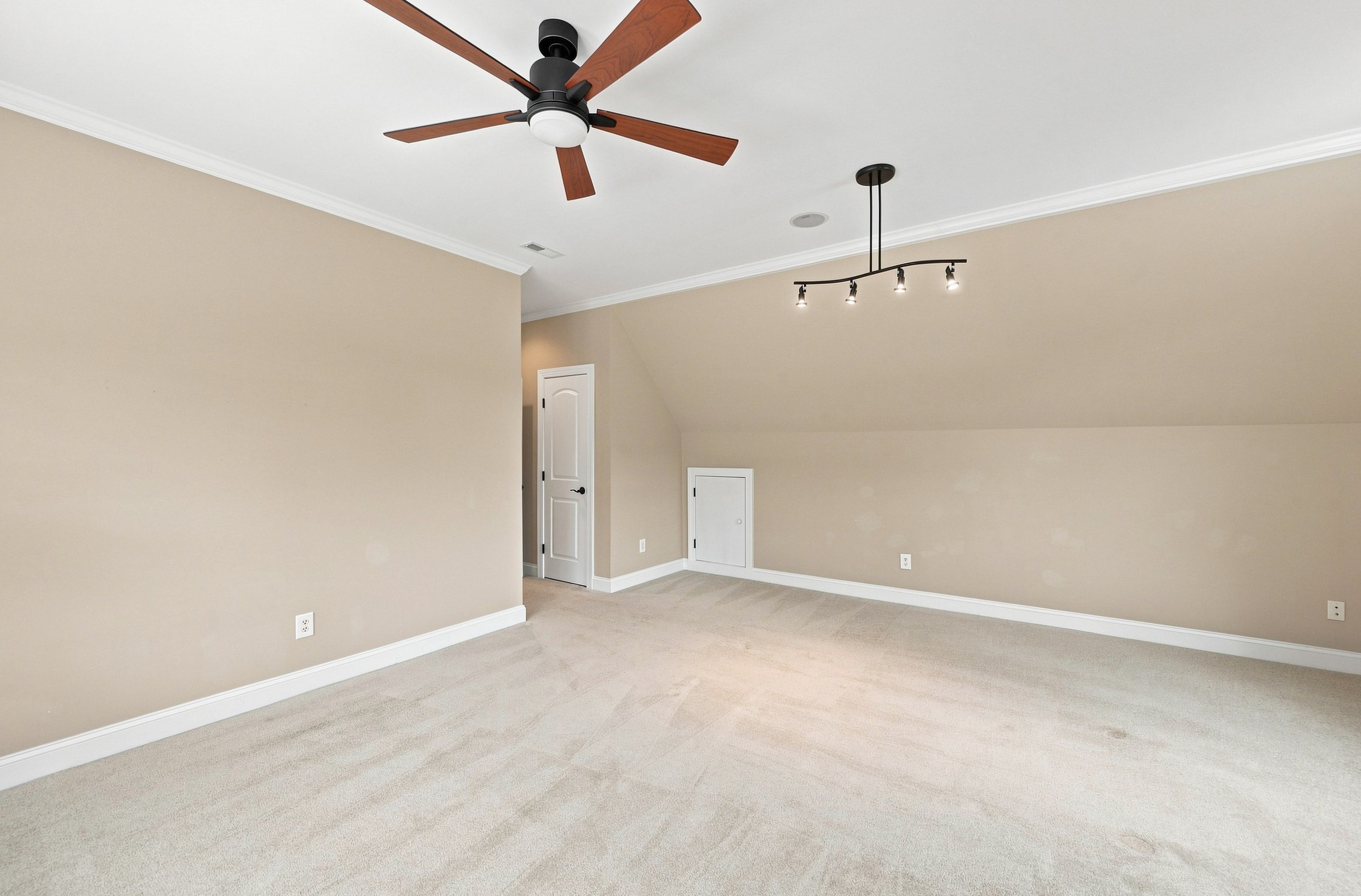  702 Cambridge Hall Loop, Apex, NC 27539 - 物件實景