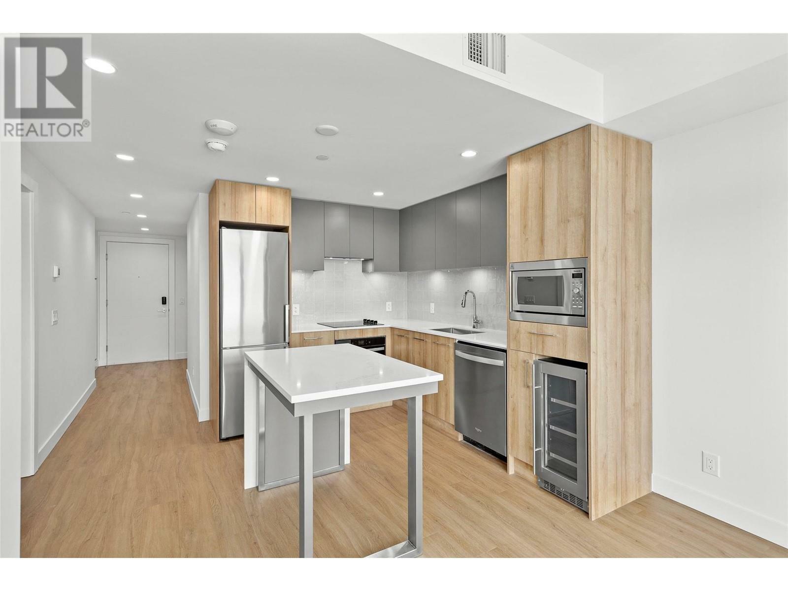 KELOWNA, British Columbia, V1W 3L2, CA, 1 Bedroom Bedrooms, ,1 BathroomBathrooms,Residential,For Sale,1839166