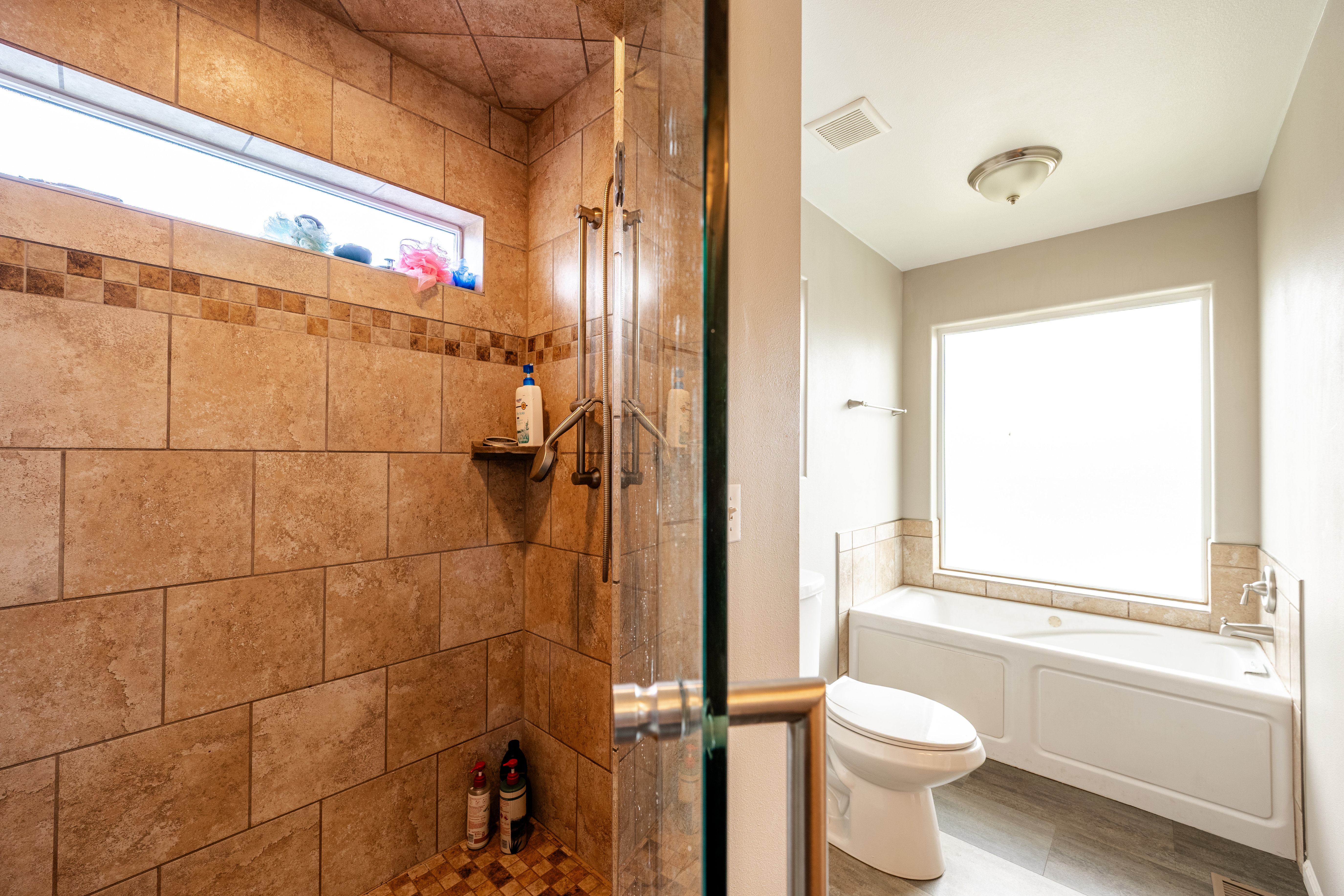 Sheridan, Wyoming, 82801, United States, 4 Bedrooms Bedrooms, ,3 BathroomsBathrooms,Residential,For Sale,1935181