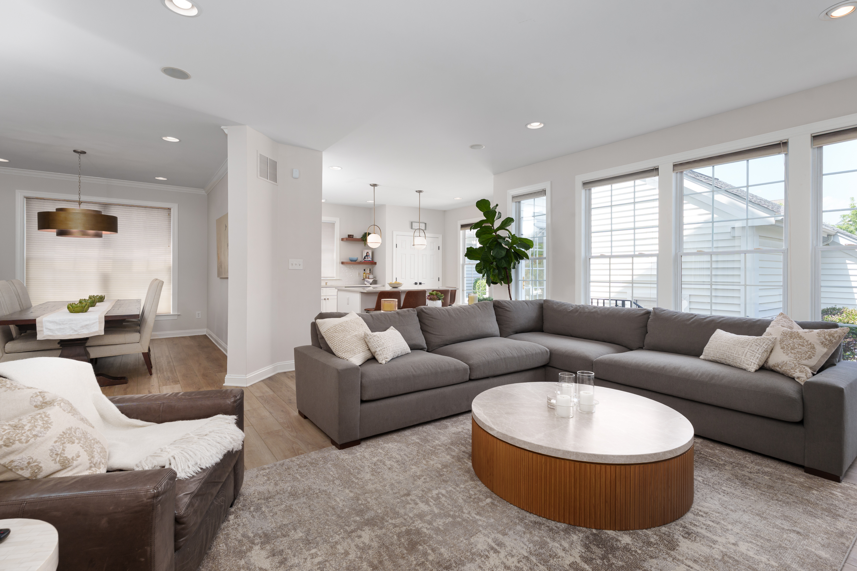  Turn-Key Town Center Home on a Picture-Perfect Lot - 物件實景