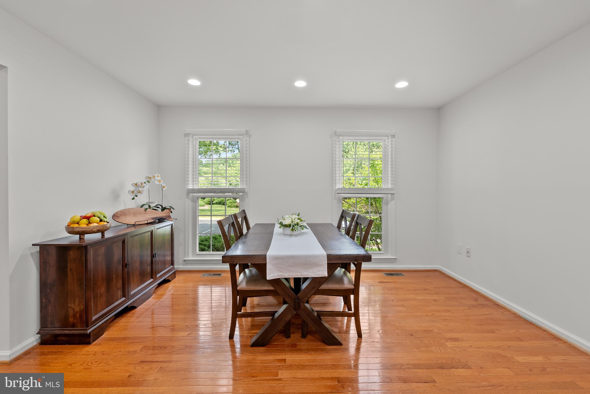 Fairfax, Virginia, 22032, United States, 3 Bedrooms Bedrooms, ,4 BathroomsBathrooms,Residential,For Sale,1945020