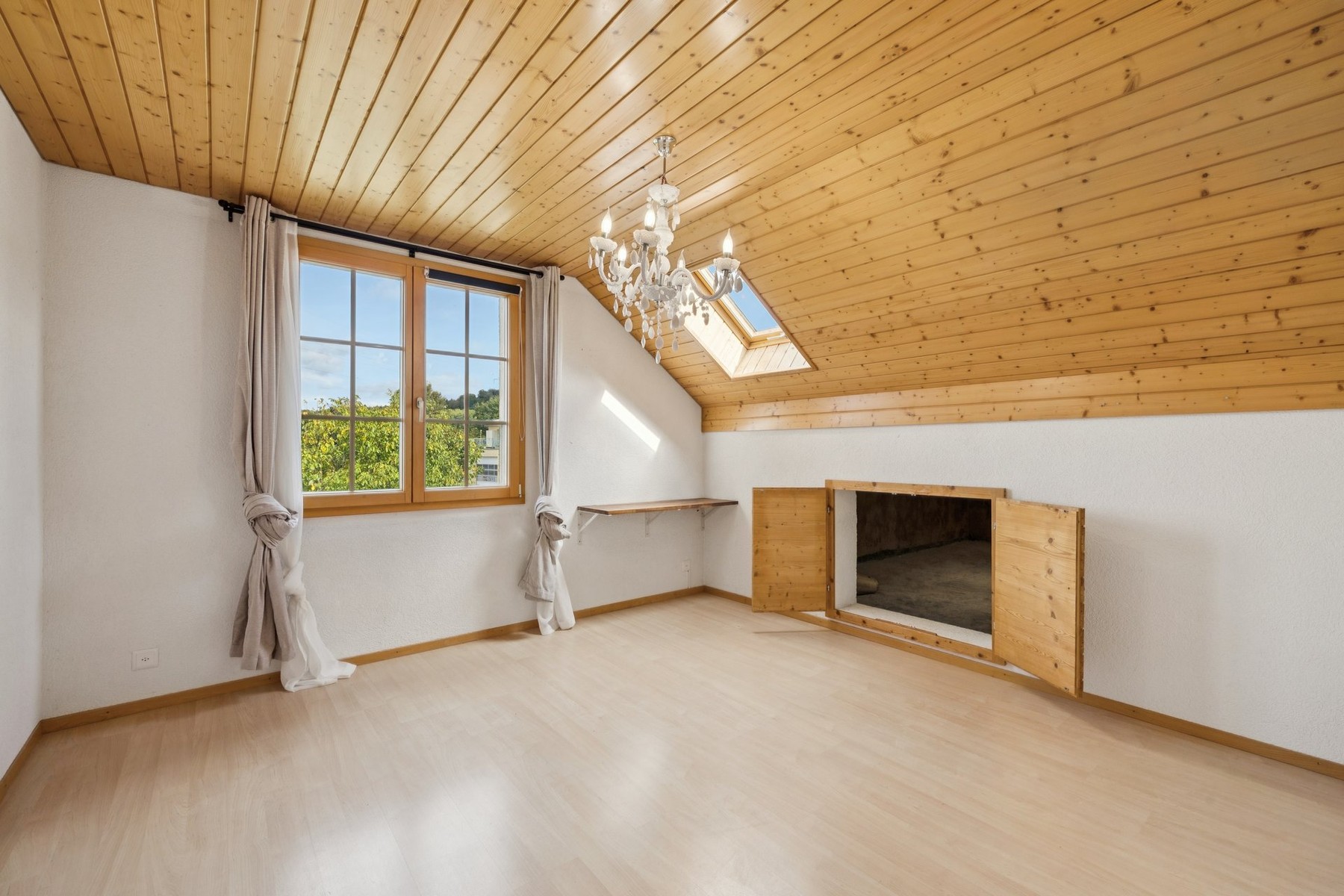  5.5-room single-family home with a large basement and a 1,500-square-meter lot - 物件實景