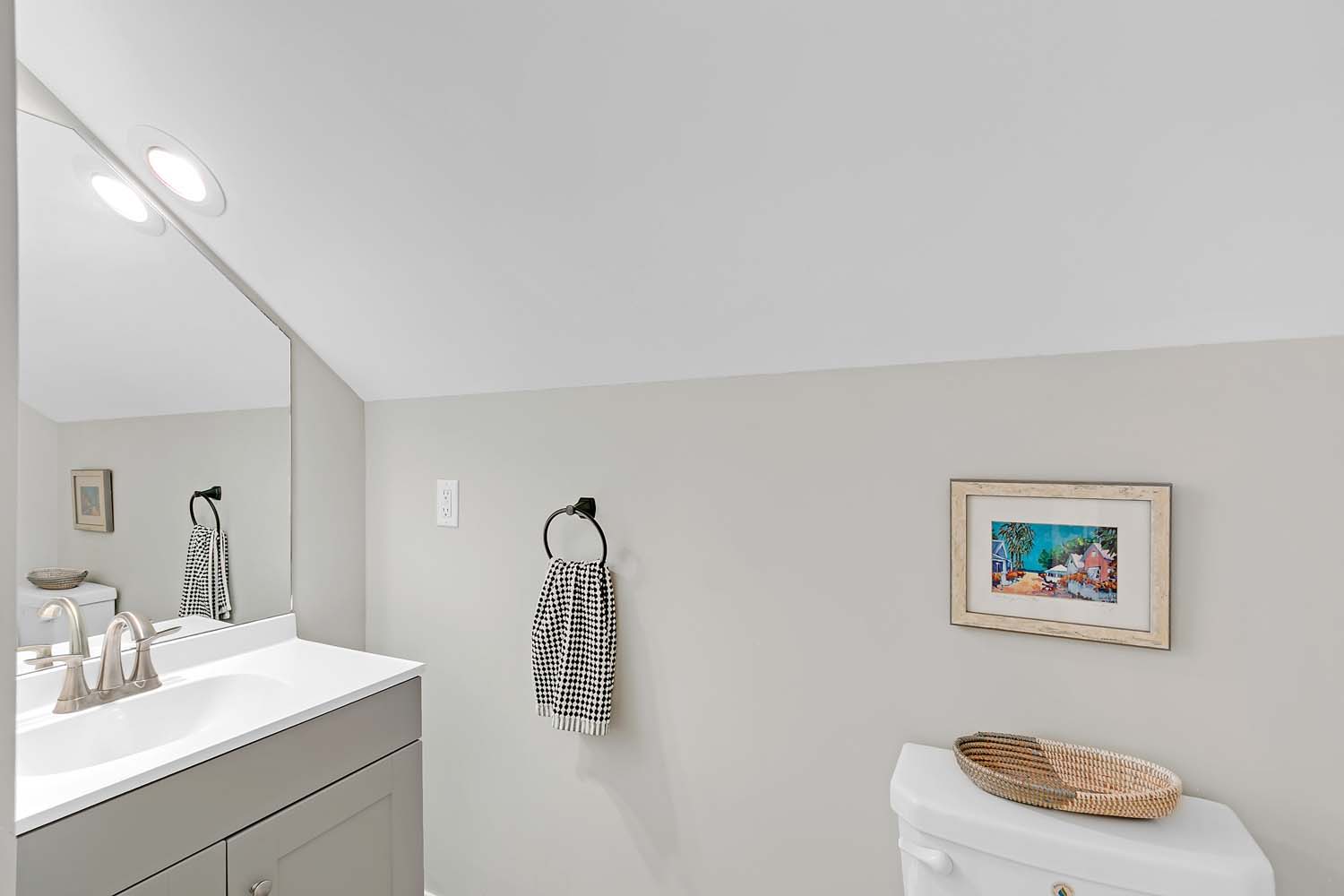 Gloucester, Virginia, 23061-3871, United States, 3 Bedrooms Bedrooms, ,3 BathroomsBathrooms,Residential,For Sale,1989895