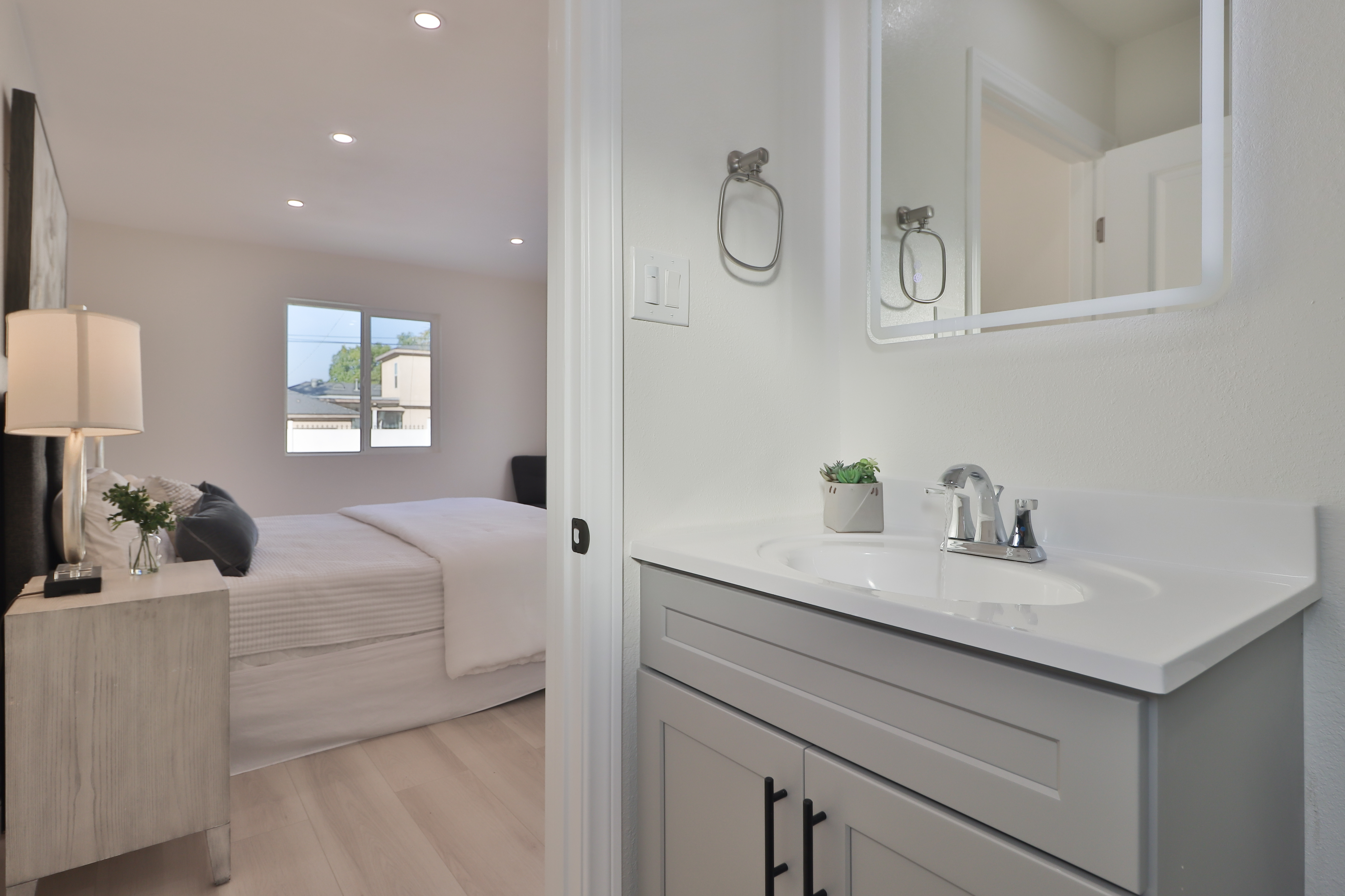 Woodland Hills, California, 91303, United States, 6 Bedrooms Bedrooms, ,7 BathroomsBathrooms,Residential,For Sale,1838273