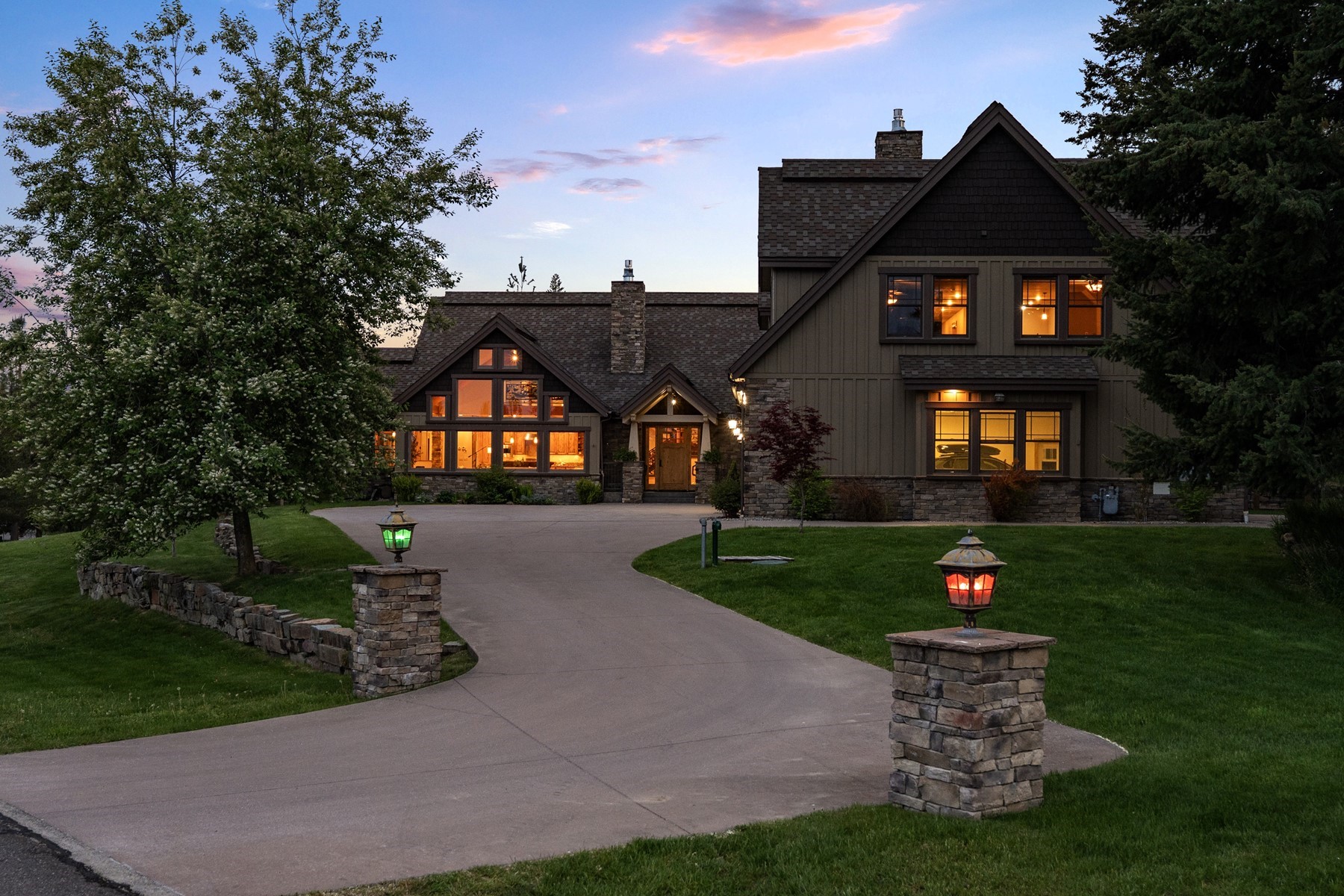  Custom Northwest Masterpiece - 物件實景