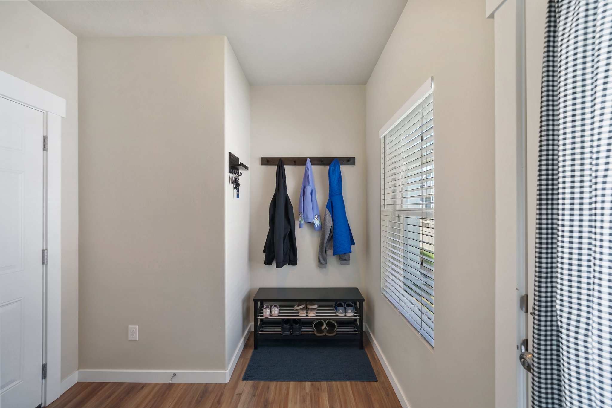Bluffdale, Utah, 84065, United States, 4 Bedrooms Bedrooms, ,4 BathroomsBathrooms,Residential,For Sale,1915355