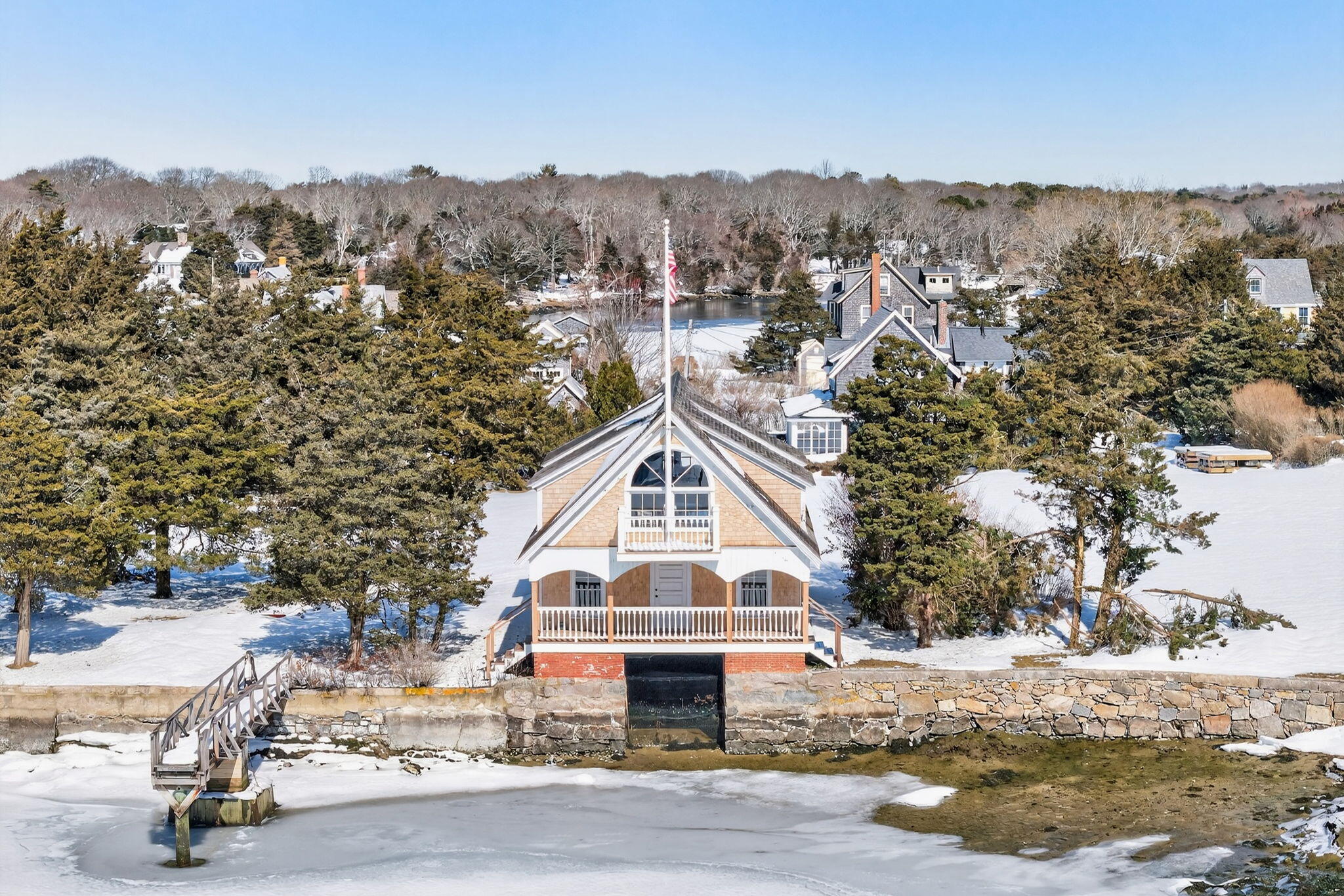  102 Nashawena Street - 物件實景