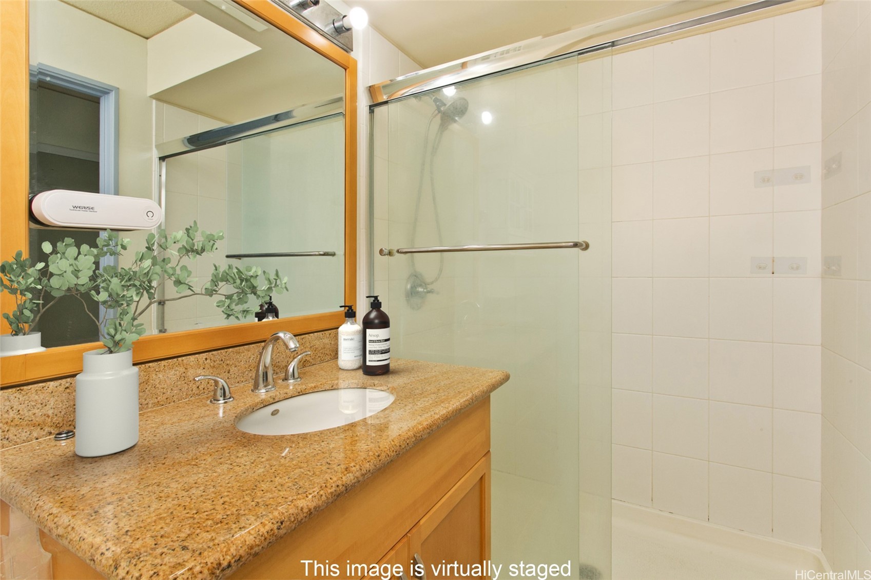Honolulu, Hawaii, 96814, United States, 2 Bedrooms Bedrooms, ,2 BathroomsBathrooms,Residential,For Sale,1779012