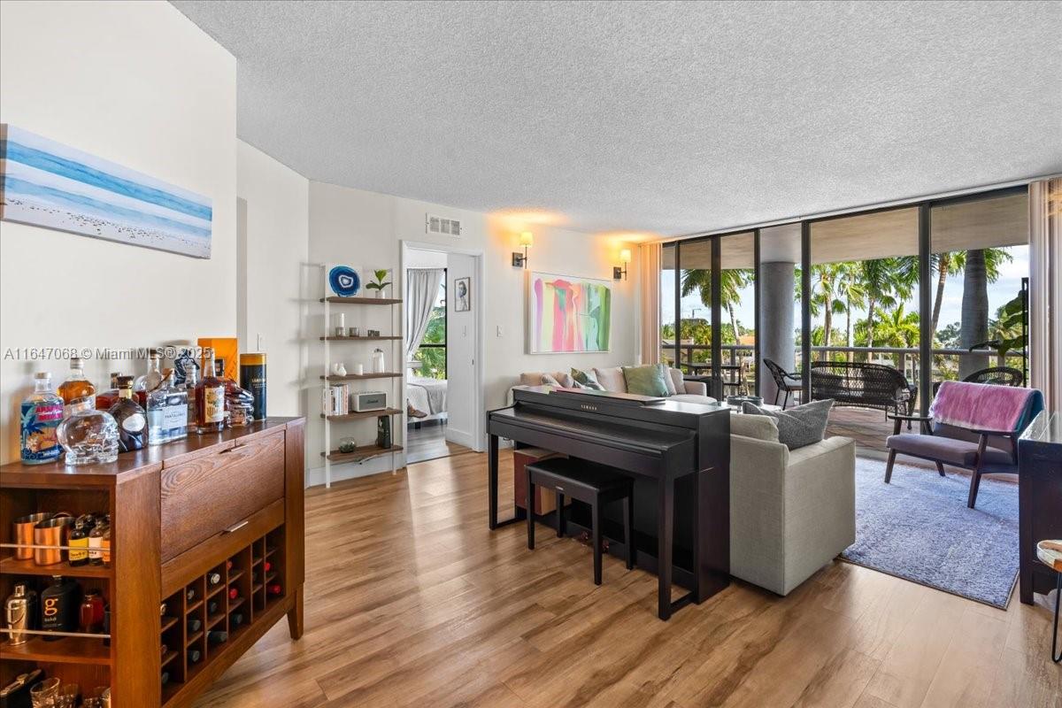 3598 Yacht Club Dr Unit 302, Aventura, Florida, 33180, United States, 3 Bedrooms Bedrooms, ,2 BathroomsBathrooms,Residential,For Sale,3598 Yacht Club Dr Unit 302,1622452