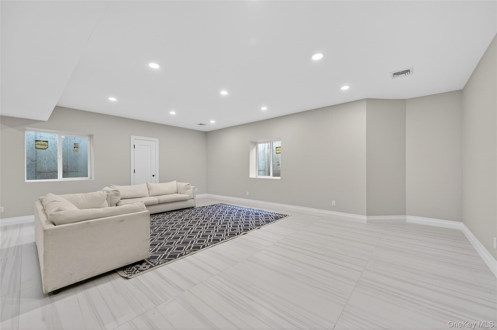  15 Ridge Drive, Port Washington, NY, 11050 - 物件實景