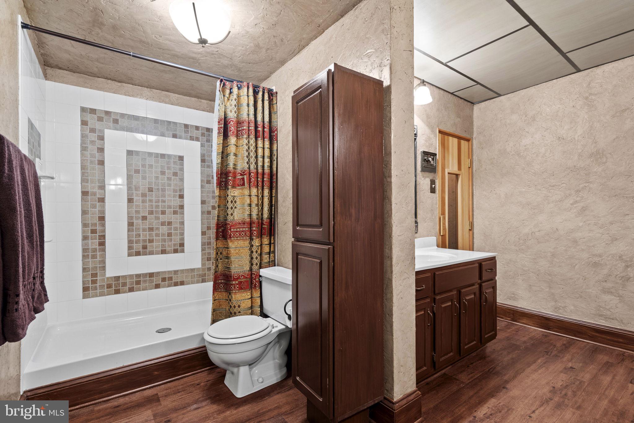 Warrenton, Virginia, 20187, United States, 4 Bedrooms Bedrooms, ,4 BathroomsBathrooms,Residential,For Sale,1976387