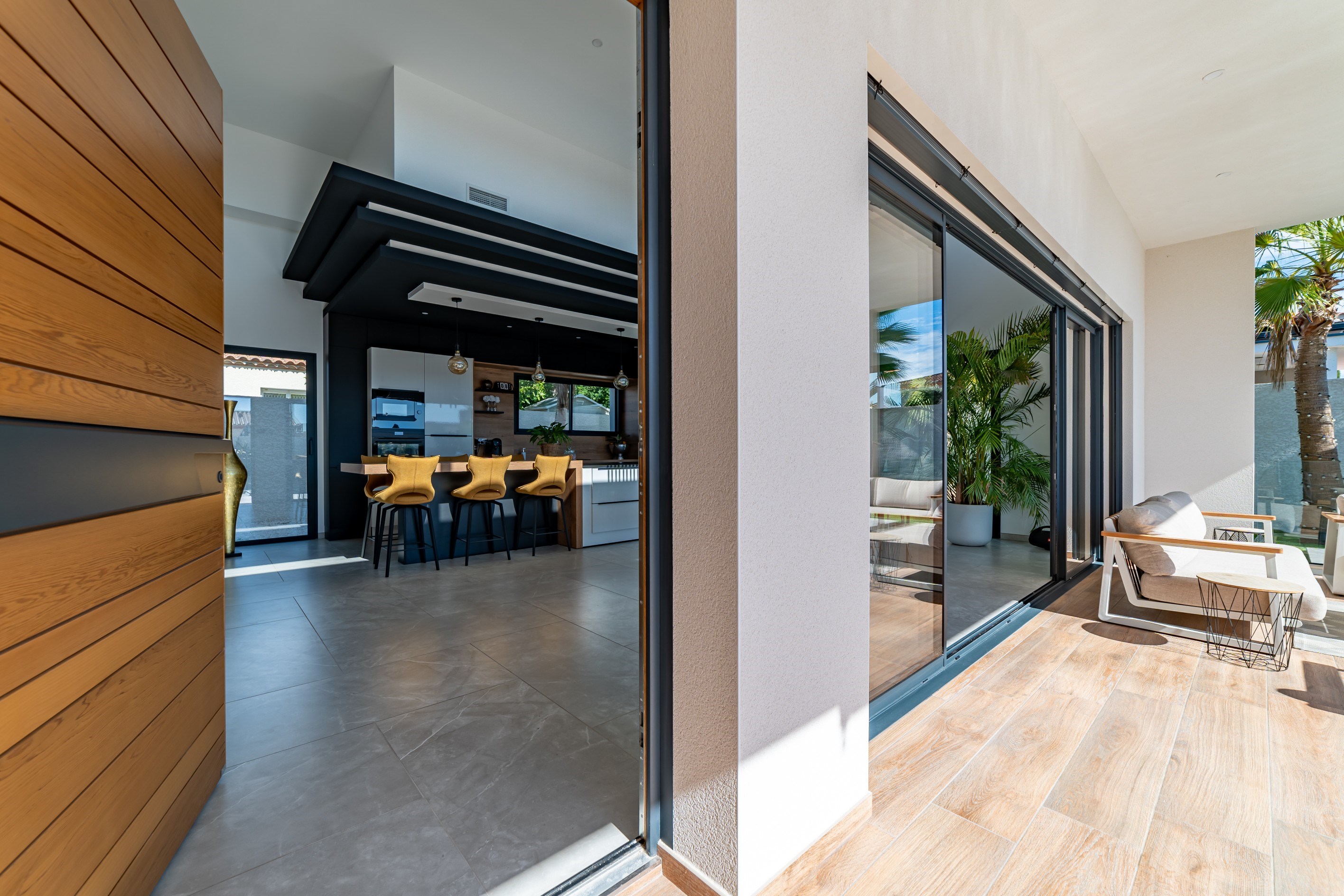  Exceptional single-story villa in Vias – 15 minutes