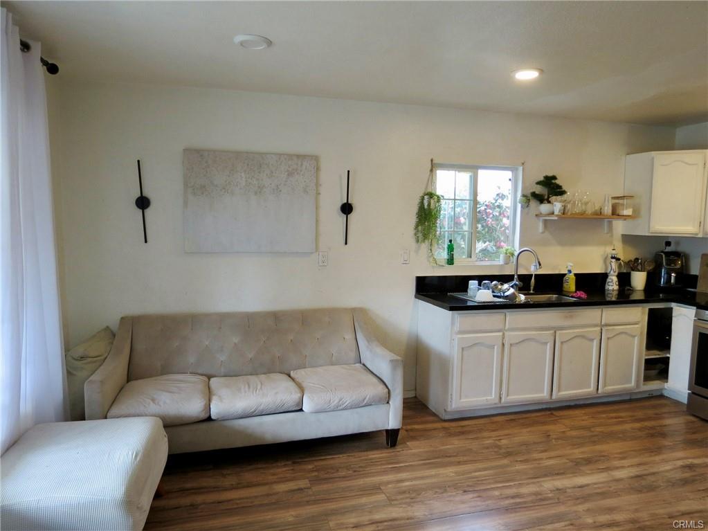 Los Angeles, California, 90044, United States, 3 Bedrooms Bedrooms, ,2 BathroomsBathrooms,Residential,For Sale,1899668