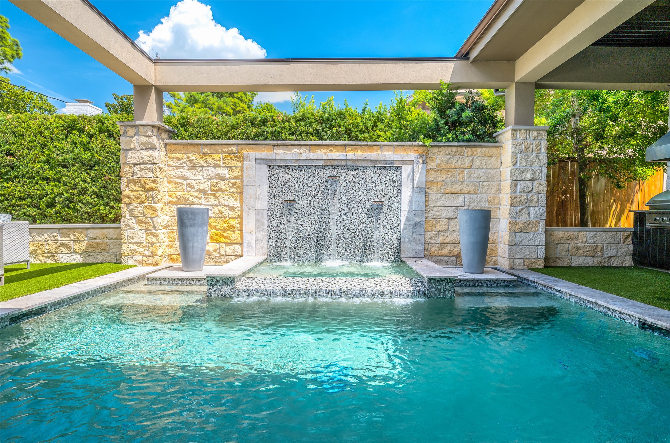  5642 Cedar Creek Drive - 物件實景