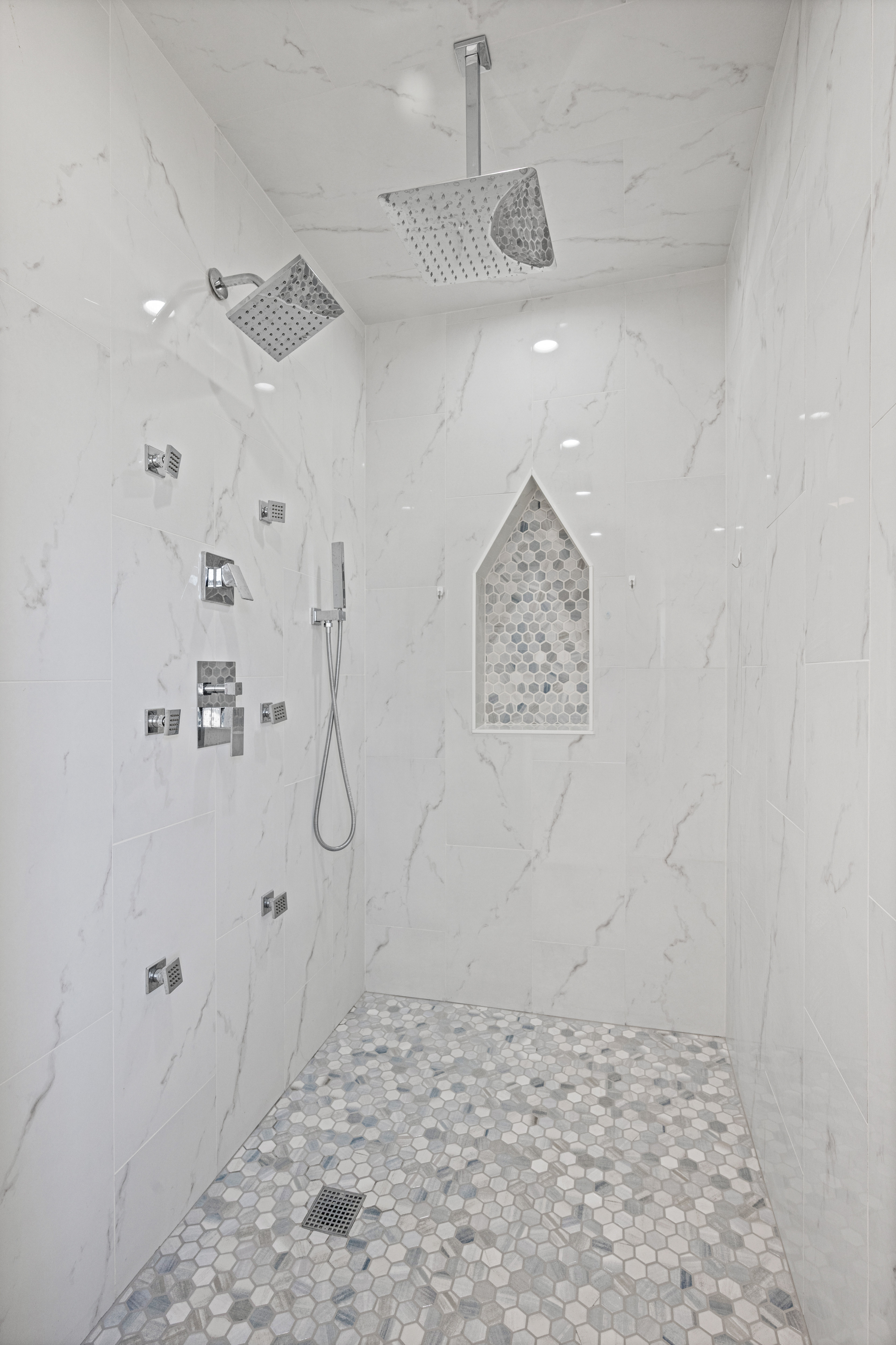  This Newly Rehabbed House has Been Completely Re-Done Top to Bottom - 物件實景