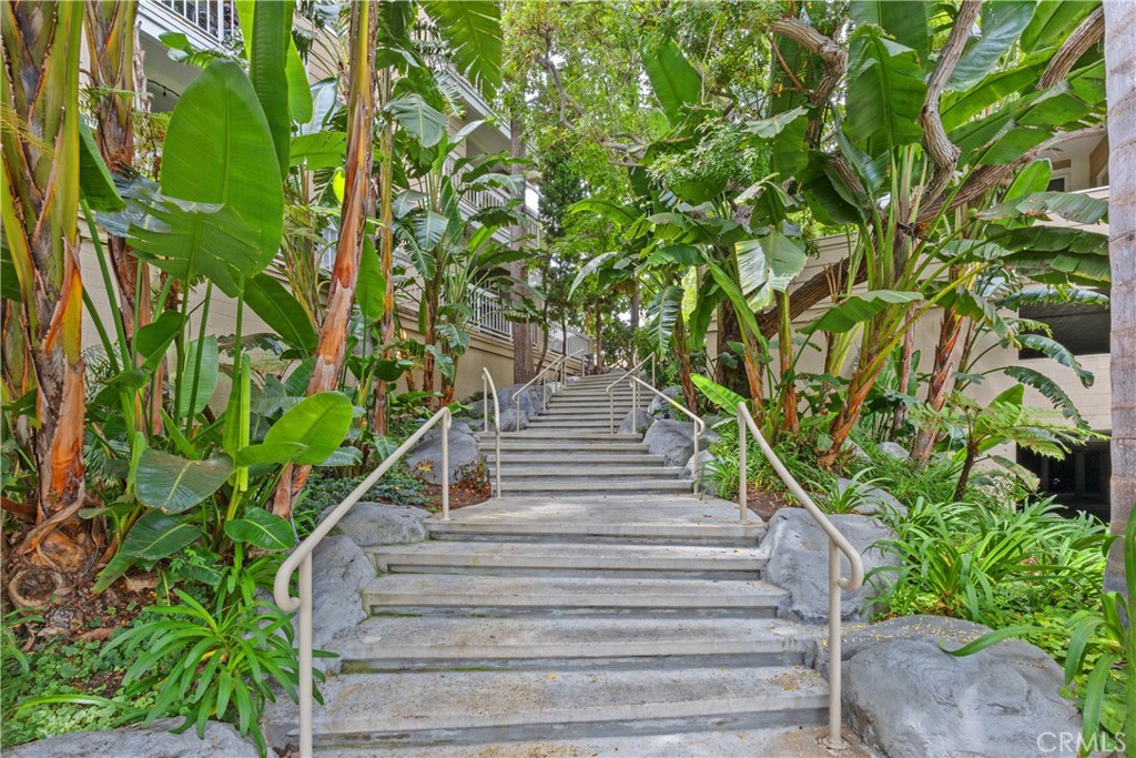 Huntington Beach, California, 92646, United States, 2 Bedrooms Bedrooms, ,2 BathroomsBathrooms,Residential,For Sale,1939014