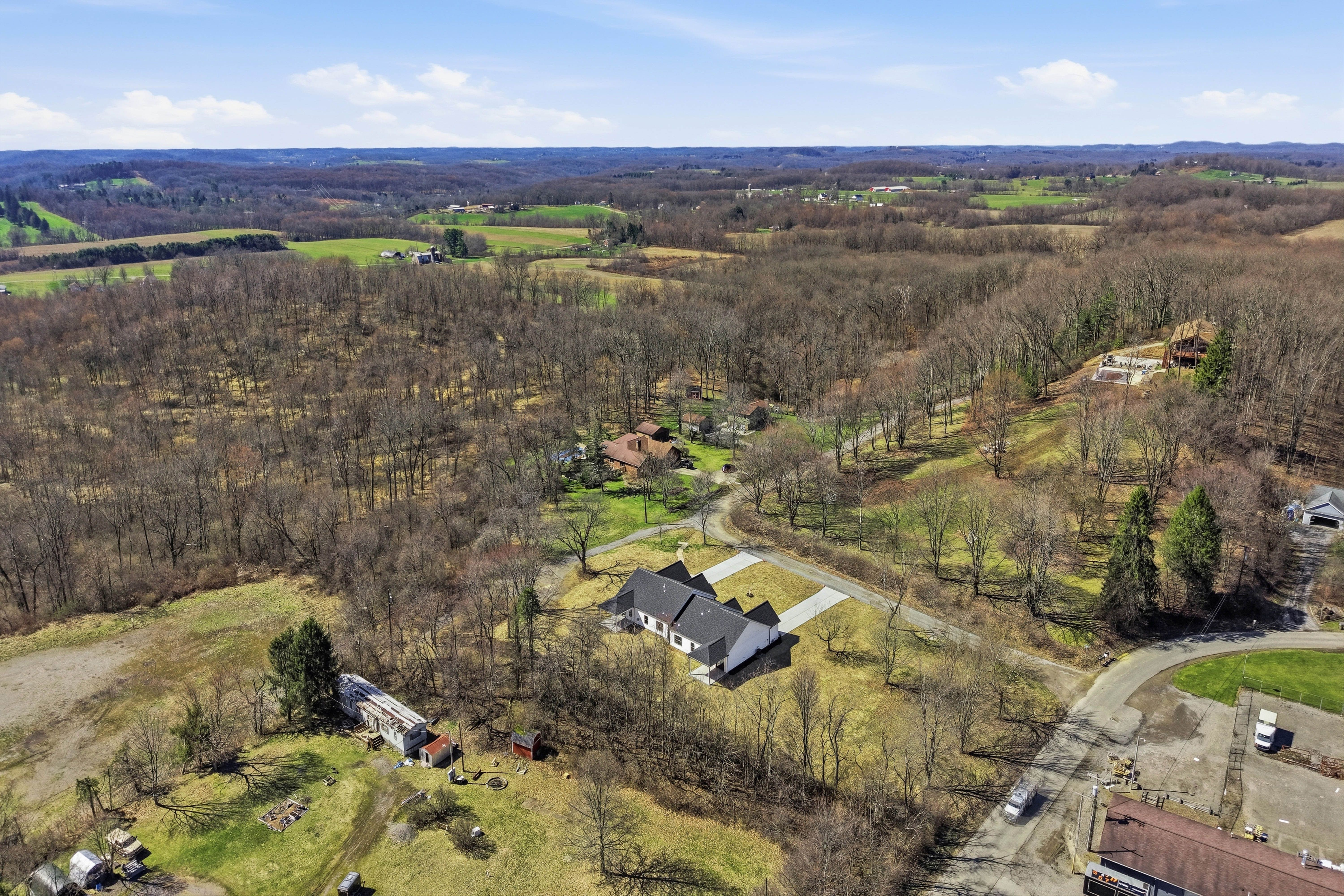  100-102 Huselton Drive - 物件實景