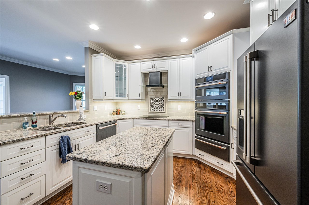 Bowling Green, Kentucky, 42103, United States, 4 Bedrooms Bedrooms, ,4 BathroomsBathrooms,Residential,For Sale,1987500