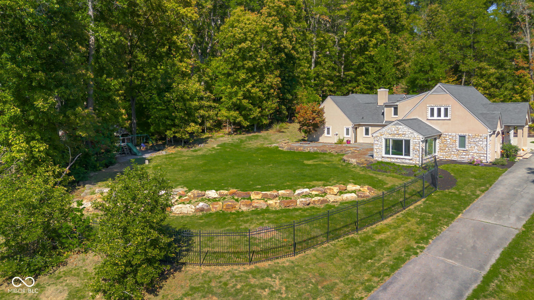 Columbus, Indiana, 47201, United States, 5 Bedrooms Bedrooms, ,6 BathroomsBathrooms,Residential,For Sale,1982008