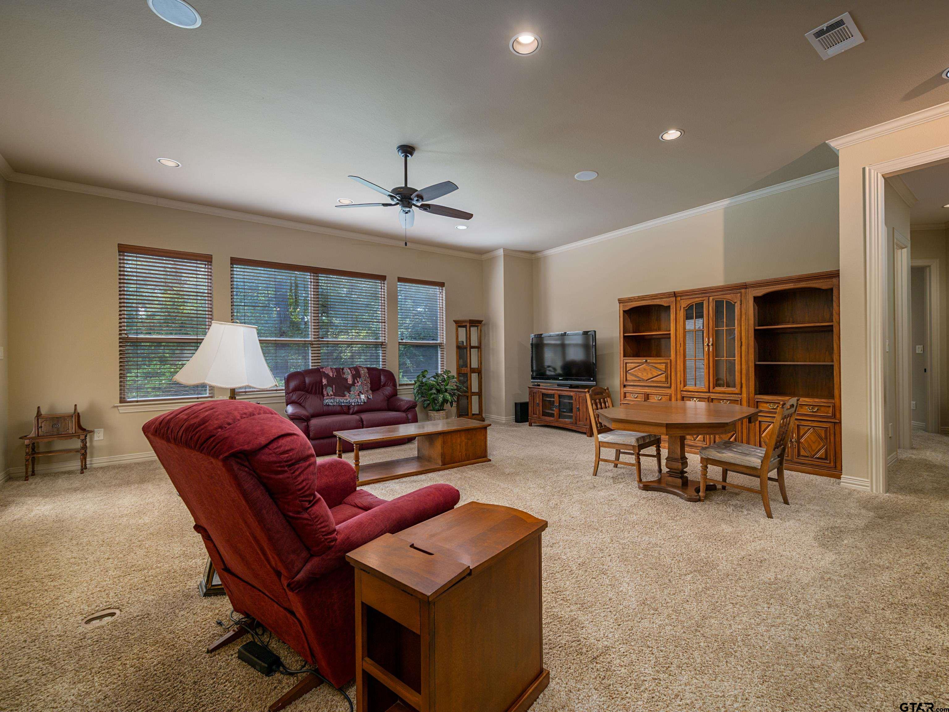 Tyler, Texas, 75703, United States, 4 Bedrooms Bedrooms, ,6 BathroomsBathrooms,Residential,For Sale,1965330