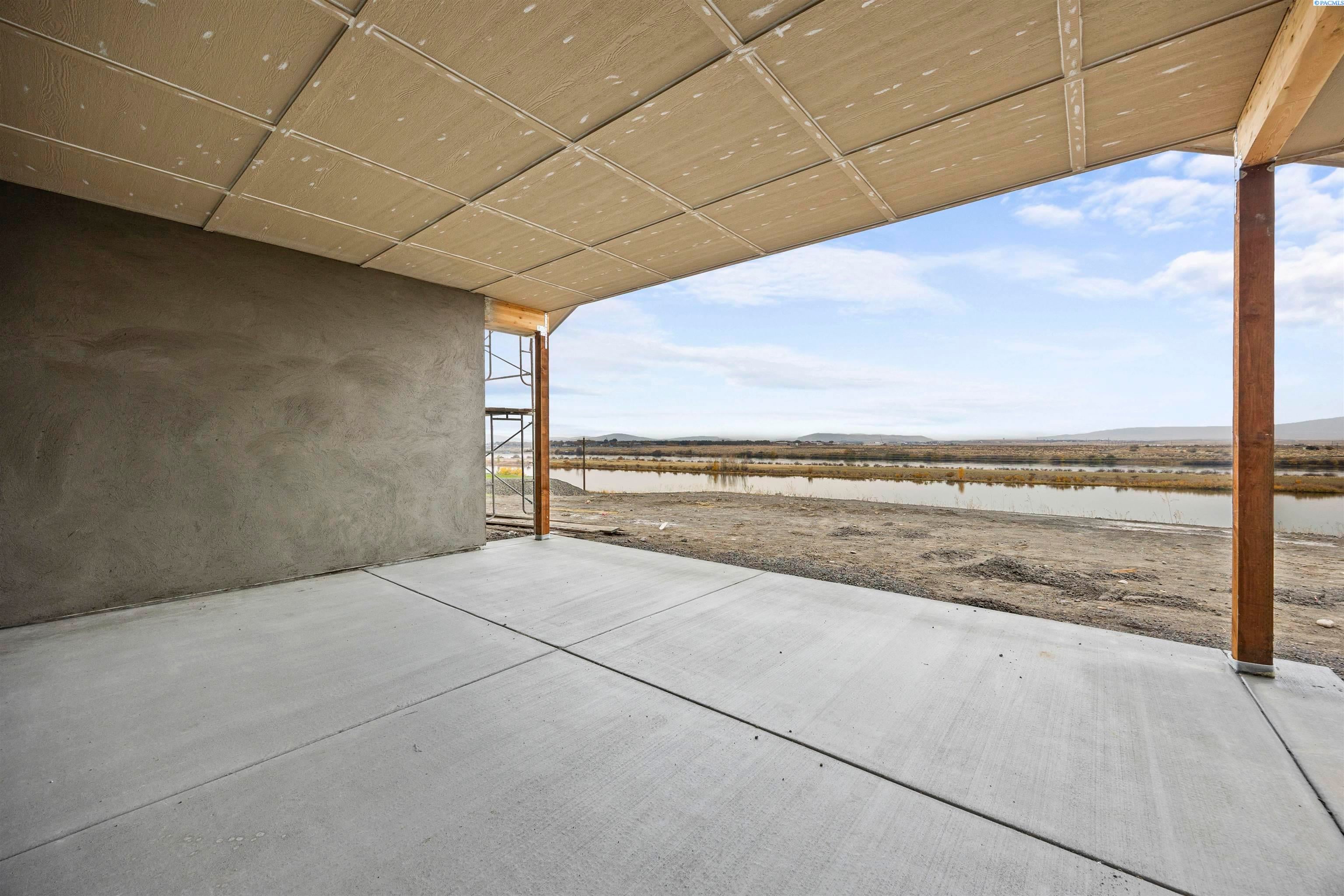 Pasco, Washington, 99301, United States, 4 Bedrooms Bedrooms, ,2 BathroomsBathrooms,Residential,For Sale,1978072