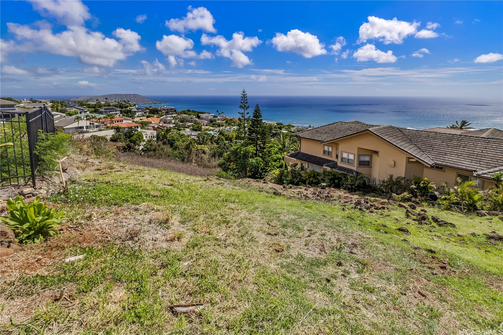 Honolulu, Hawaii, 96821, United States, ,Land,For Sale,1986206