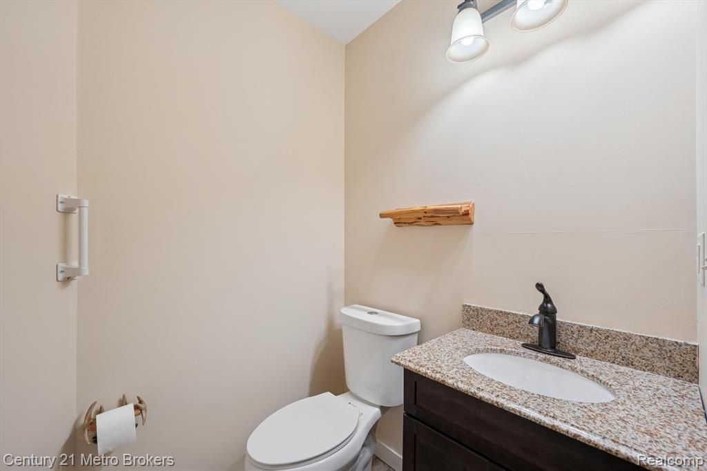 Grand Blanc, Michigan, 48439, United States, 3 Bedrooms Bedrooms, ,5 BathroomsBathrooms,Residential,For Sale,1986103