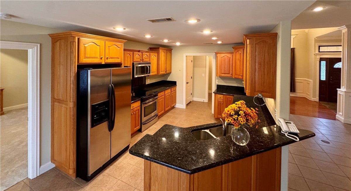 Farmington, Arkansas, 72730, United States, 4 Bedrooms Bedrooms, ,3 BathroomsBathrooms,Residential,For Sale,1998825