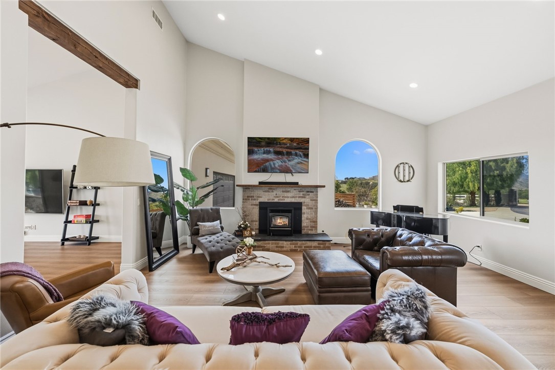 Temecula, California, 92592, United States, 5 Bedrooms Bedrooms, ,4 BathroomsBathrooms,Residential,For Sale,2021827
