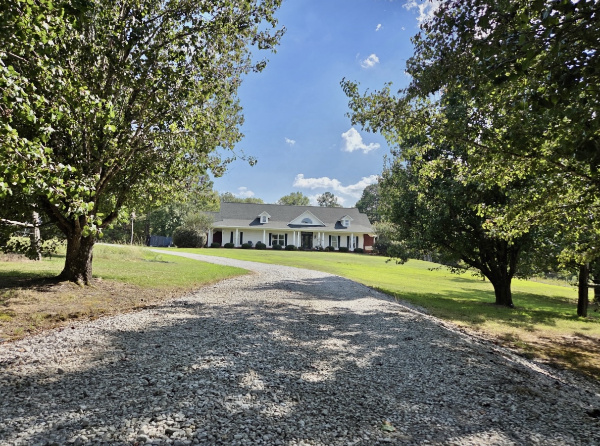 Algoma, Mississippi, 38863, United States, 4 Bedrooms Bedrooms, ,2 BathroomsBathrooms,Residential,For Sale,1928744
